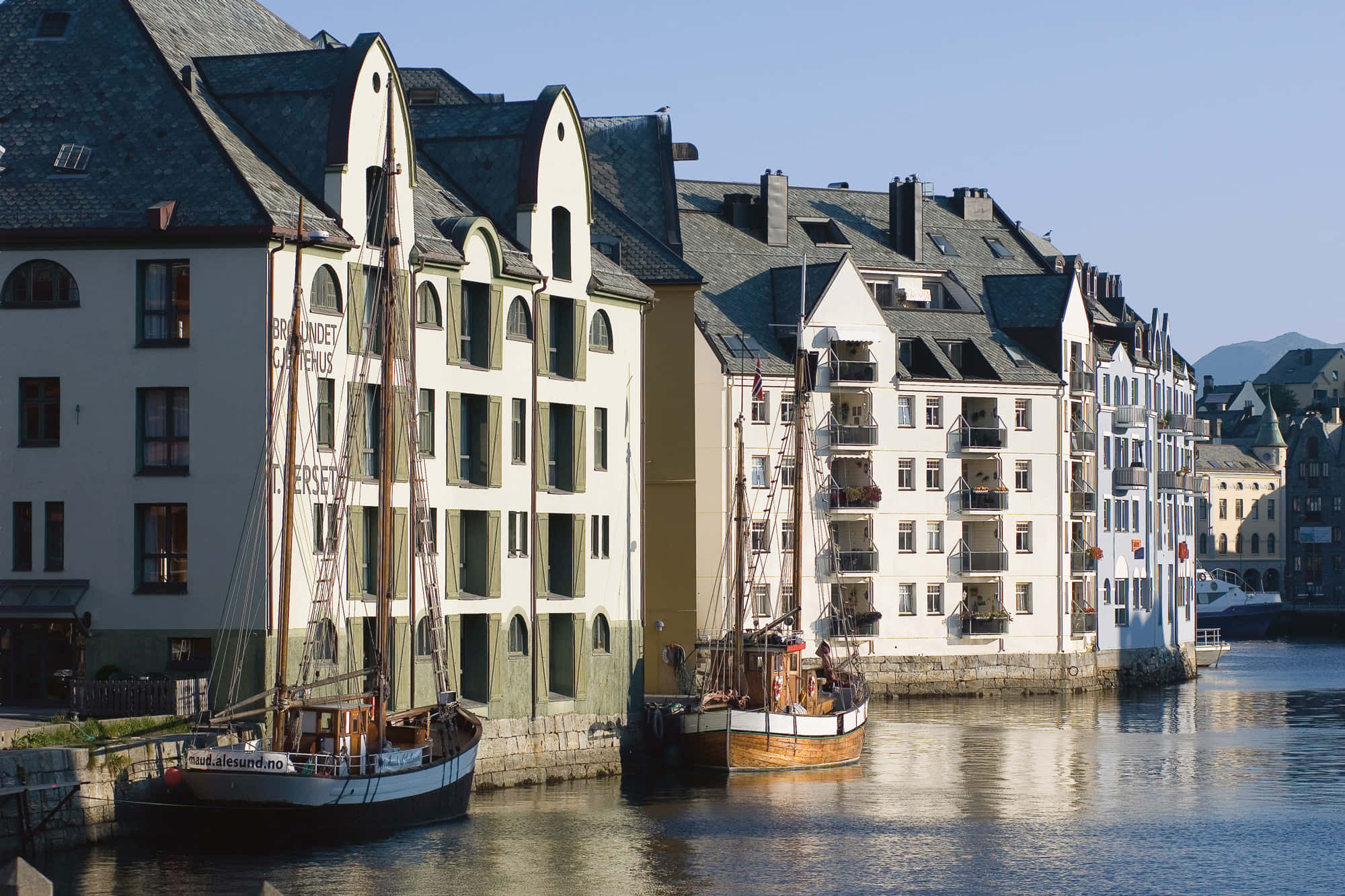 Ålesund, white and green buildings, arched windows, Full HD Desktop Wallpaper