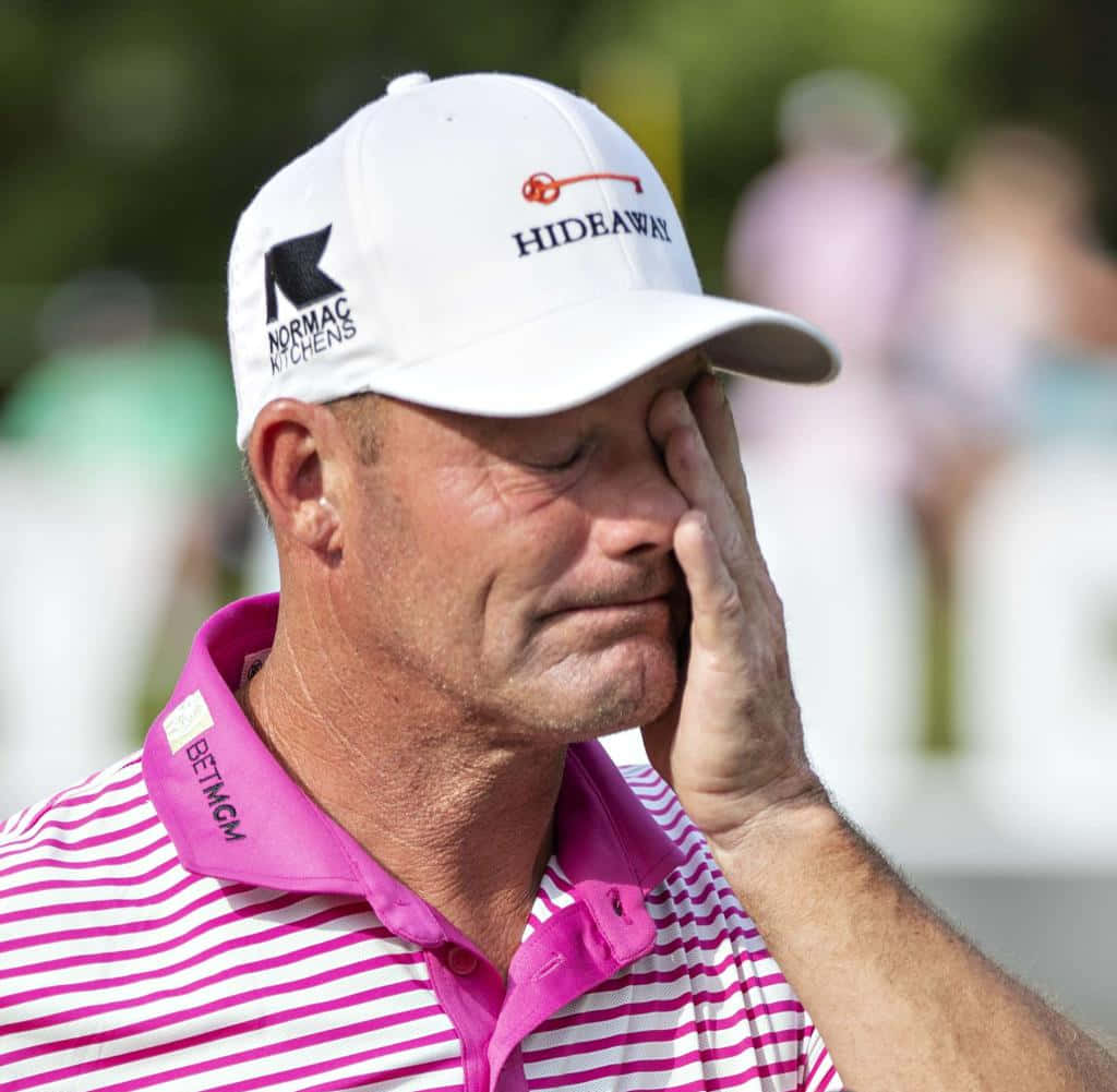 Alex Cejka, pink striped shirt, white cap, SD Desktop Wallpaper