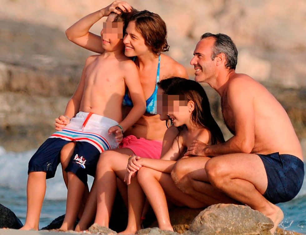 Alex Corretja, family, swimwear, SD Desktop Wallpaper