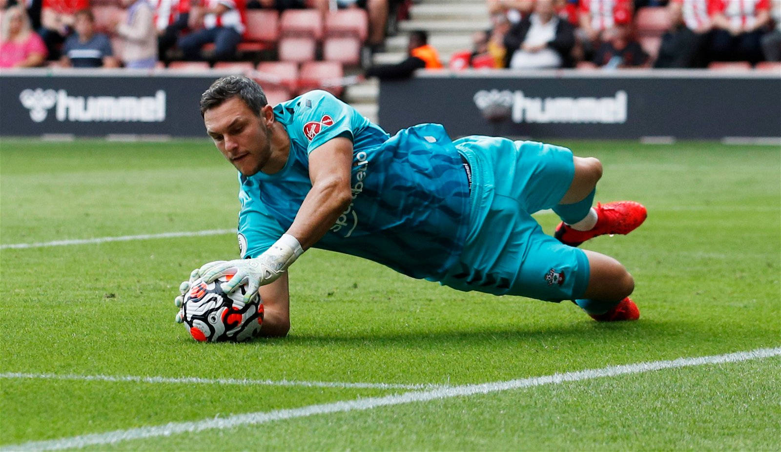 Alex McCarthy, teal kit, vibrant green pitch, HD Desktop Wallpaper