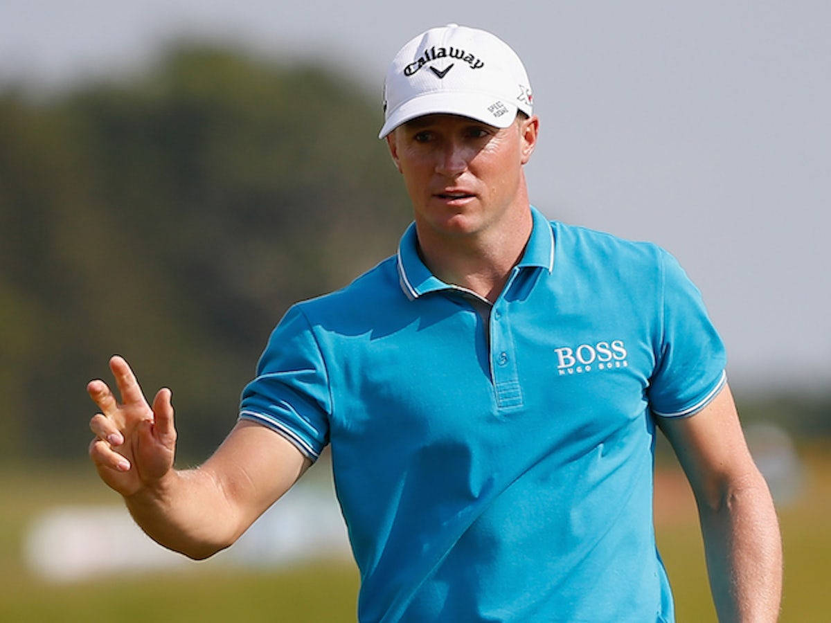 Alex Noren, blue Hugo Boss polo, white Callaway cap, SD Desktop Wallpaper