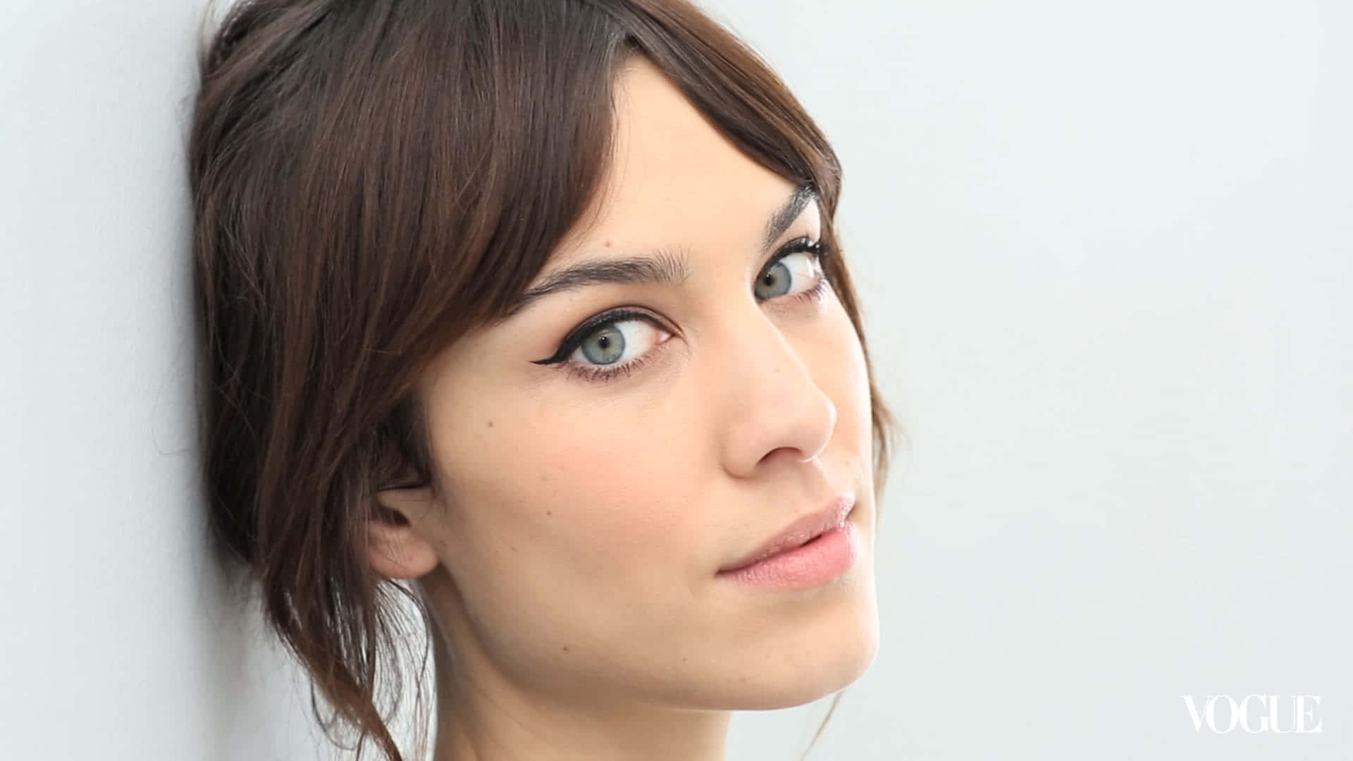 Alexa Chung, cat eye makeup, green eyes, Full HD Desktop Wallpaper