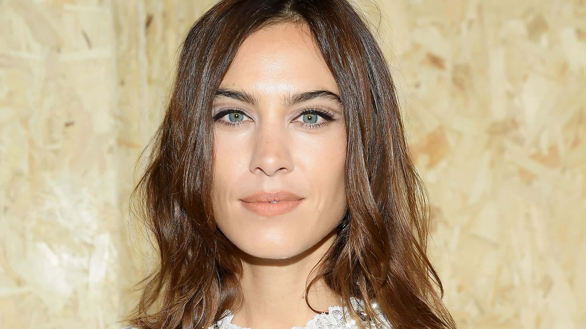 Alexa Chung, wavy brown hair, green eyes, Full HD Desktop Wallpaper
