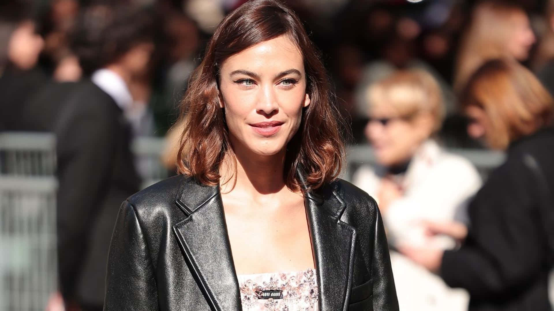 Alexa Chung, black leather jacket, sunny outdoor event, Full HD Desktop Wallpaper