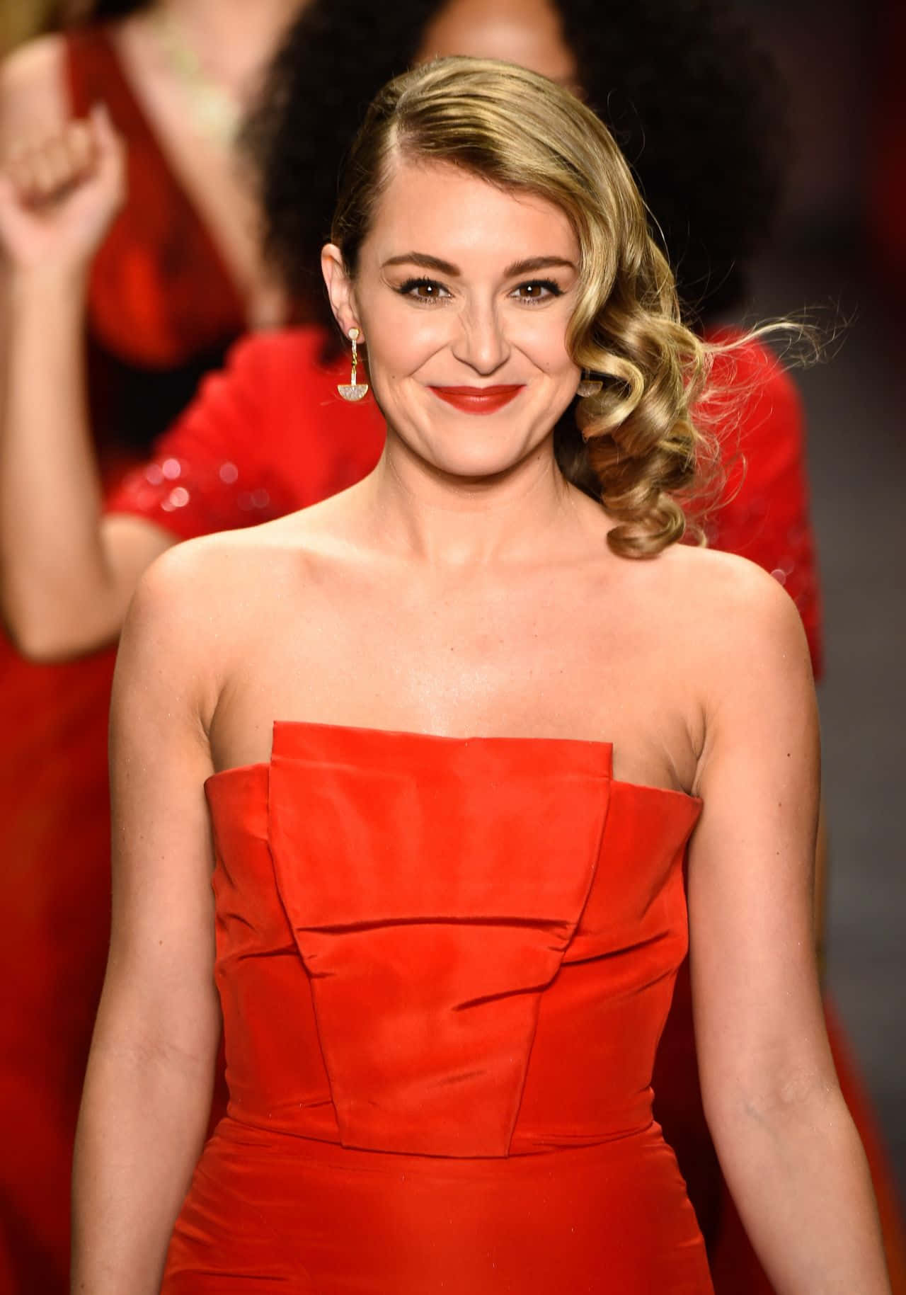 Alexa PenaVega, vibrant red strapless gown, runway, HD Phone Wallpaper