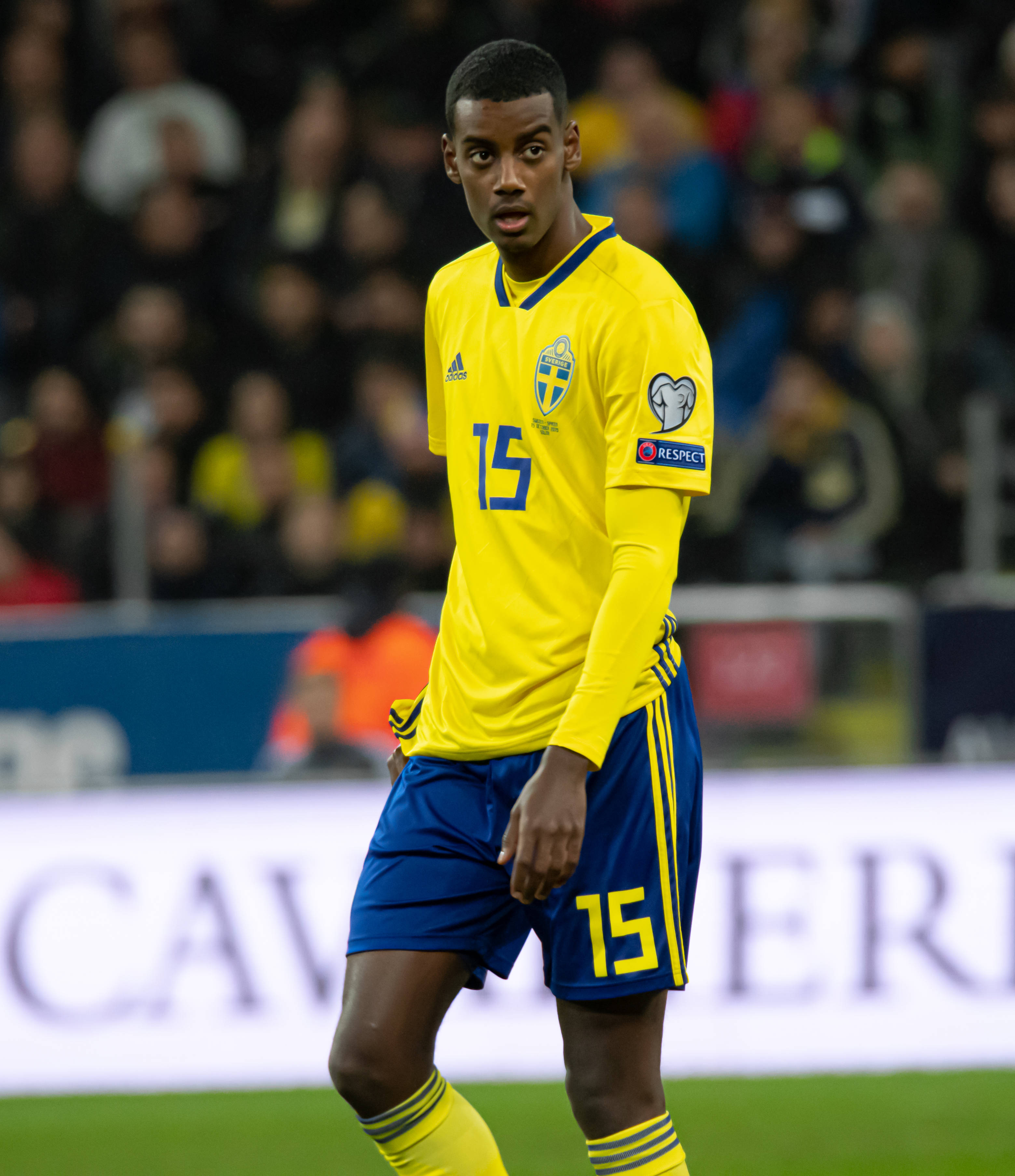 Alexander Isak, yellow and blue uniform, number 15, 2K Phone Wallpaper