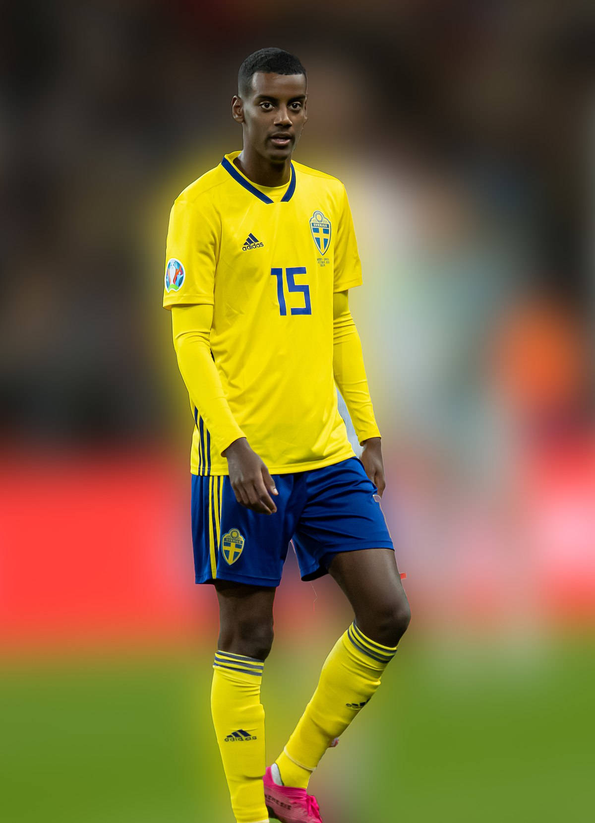 Alexander Isak, yellow and blue kit, vibrant green pitch, HD Phone Wallpaper