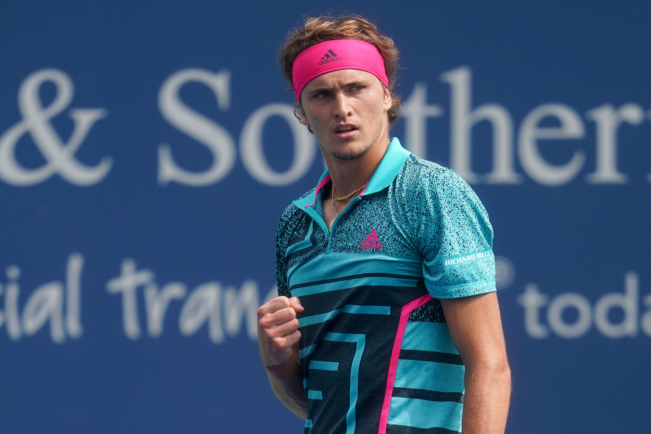 Alexander Zverev, pink and blue shirt, vibrant blue and pink outfit, 2K Desktop Wallpaper