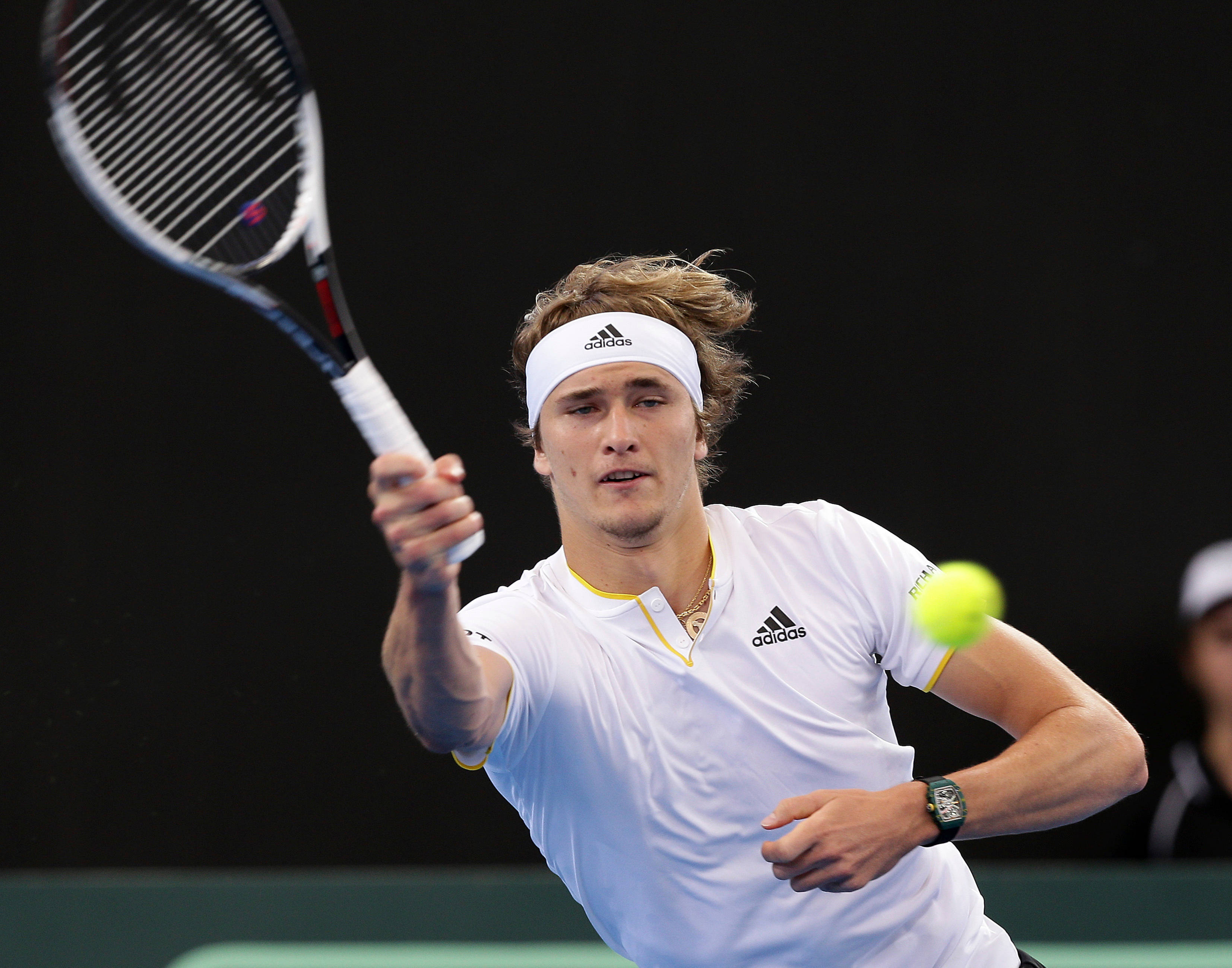 Alexander Zverev, forehand volley, white gear, 2K Desktop Wallpaper