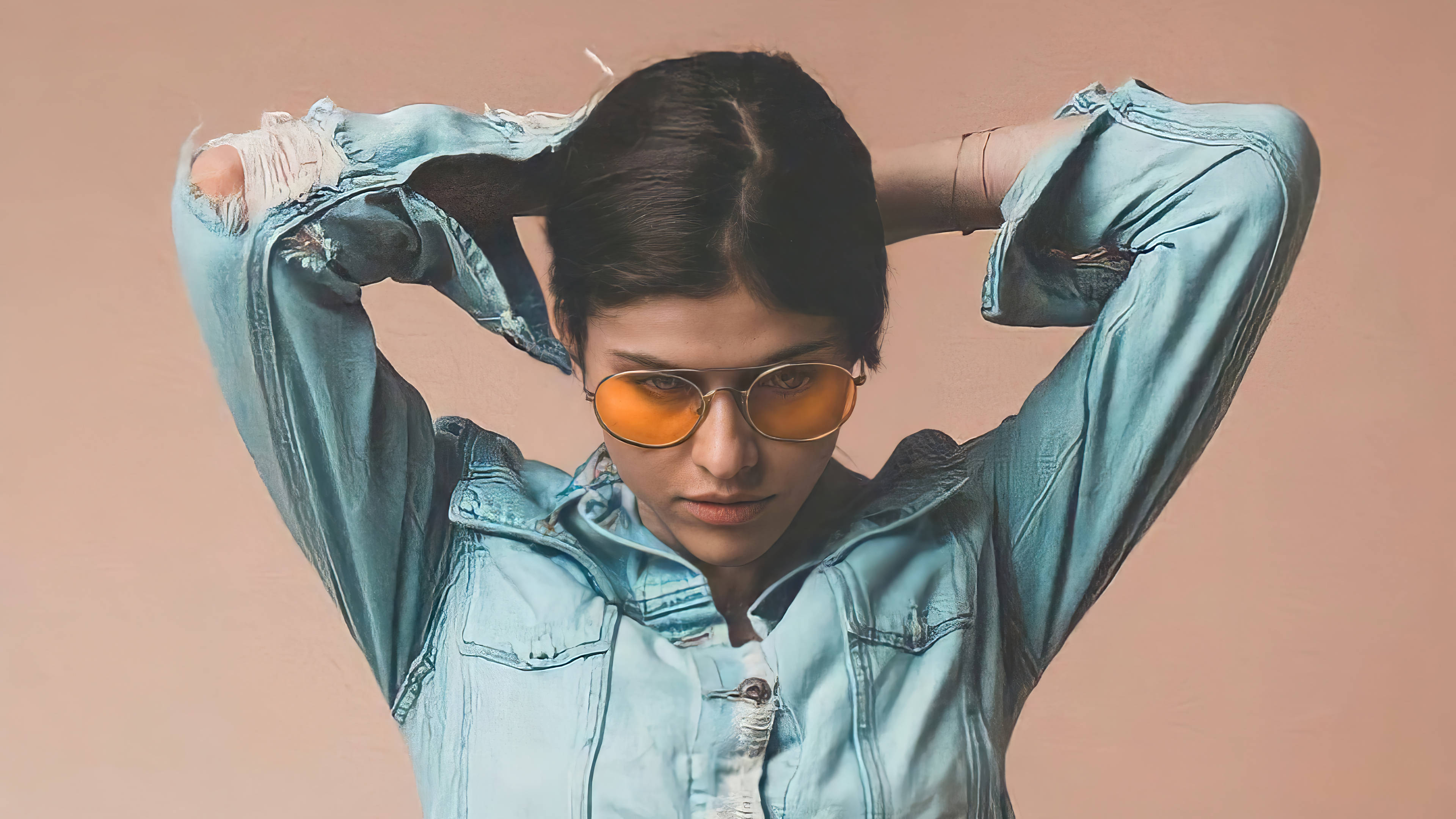 Alexandra Daddario, ripped denim jacket, orange-tinted sunglasses, 4K Desktop Wallpaper