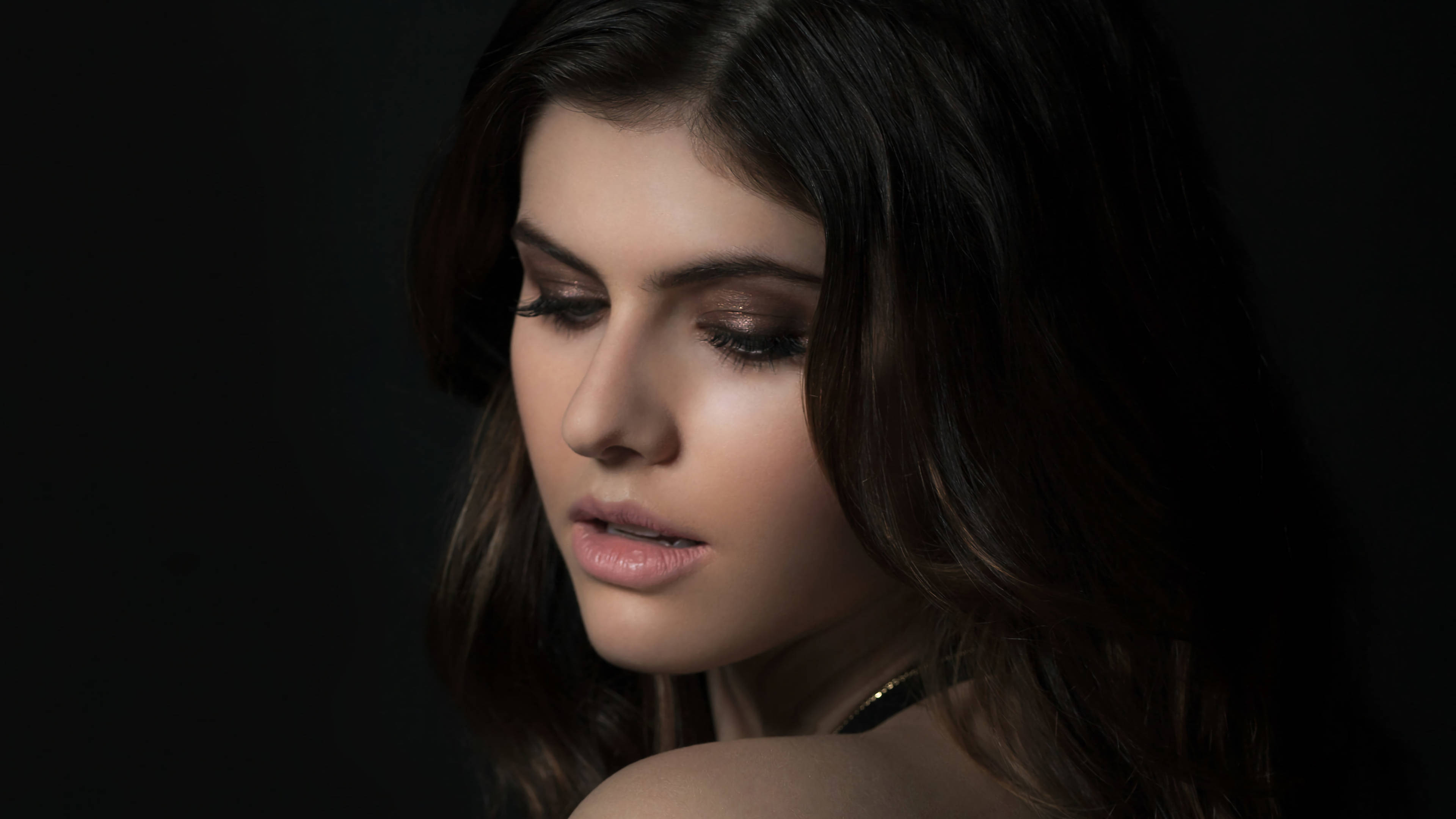 Alexandra Daddario, 4K resolution, dark hair, 4K Desktop Wallpaper