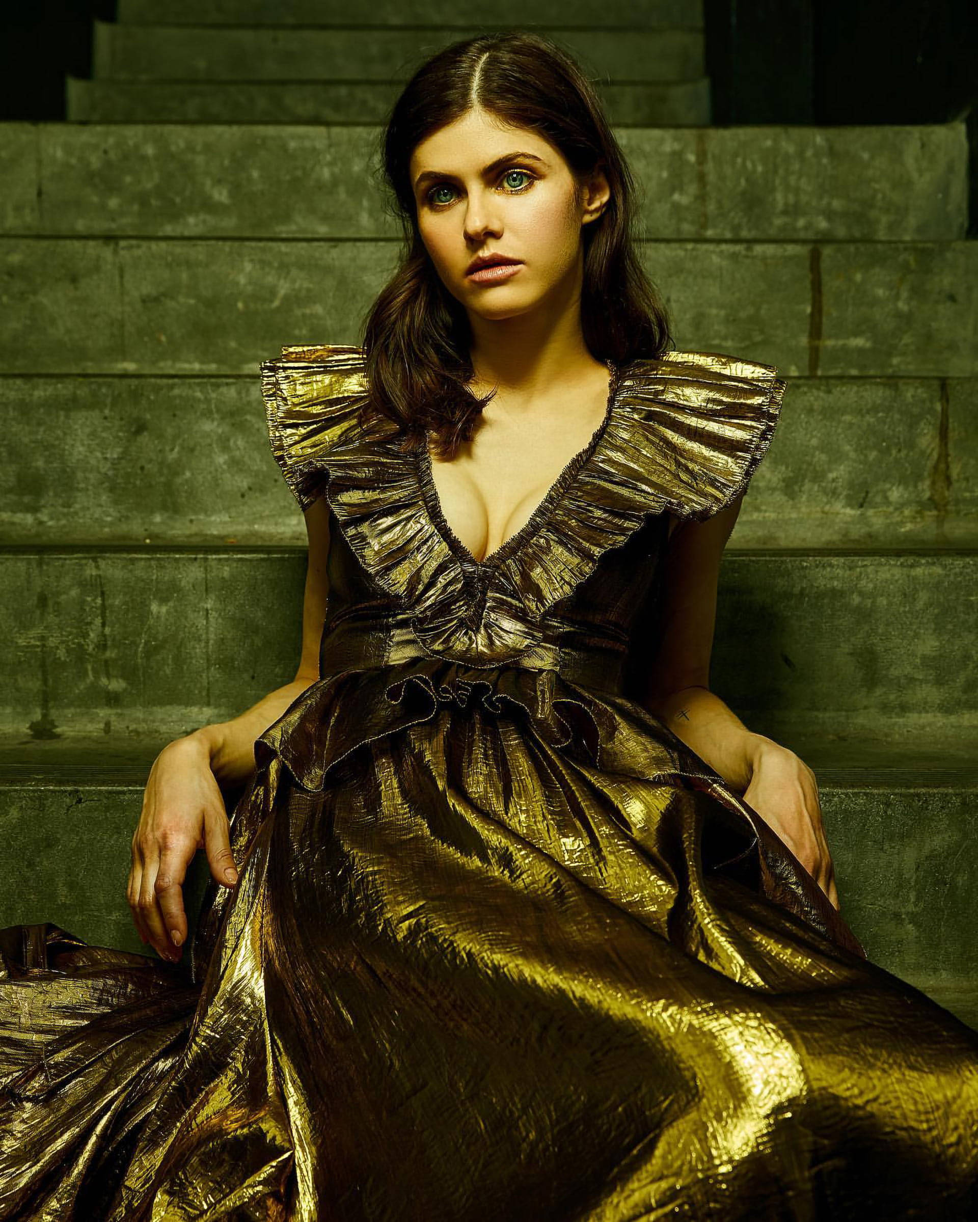 Alexandra Daddario, gown, stairs, Full HD Phone Wallpaper
