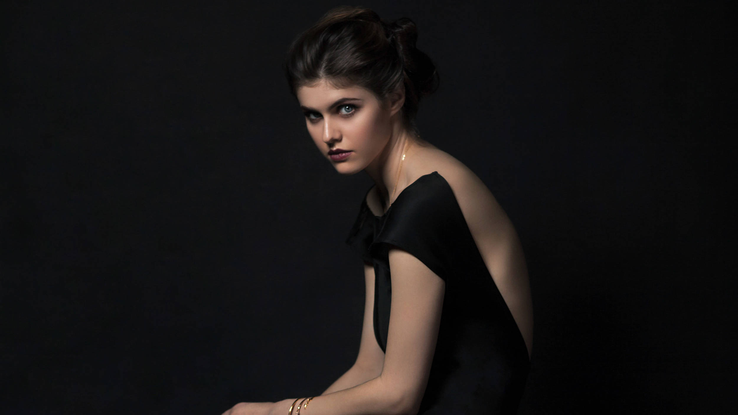 Alexandra Daddario, black dress, dark background, Full HD Desktop Wallpaper