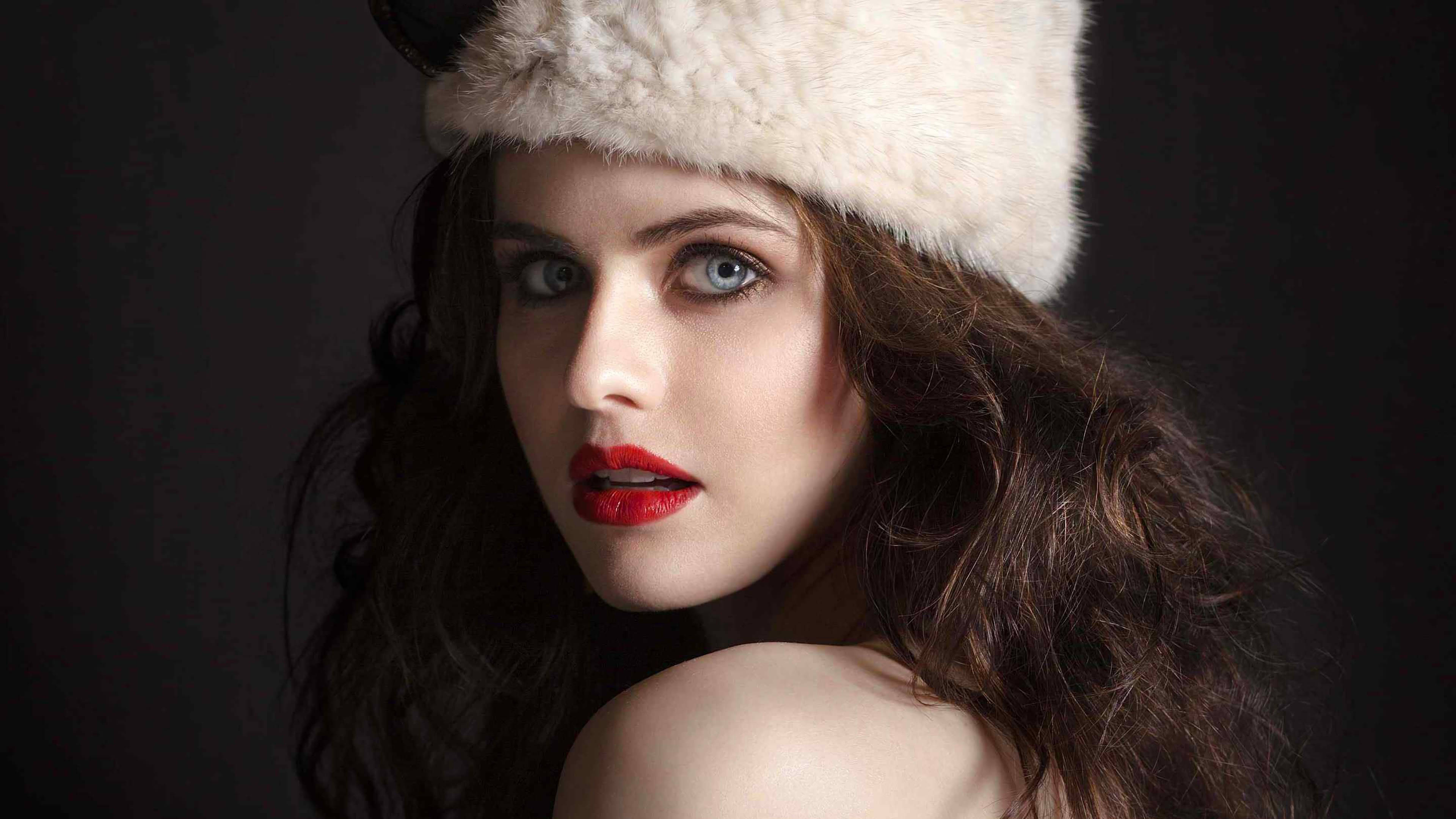 Alexandra Daddario, 4K portrait, striking blue eyes, 4K Desktop Wallpaper