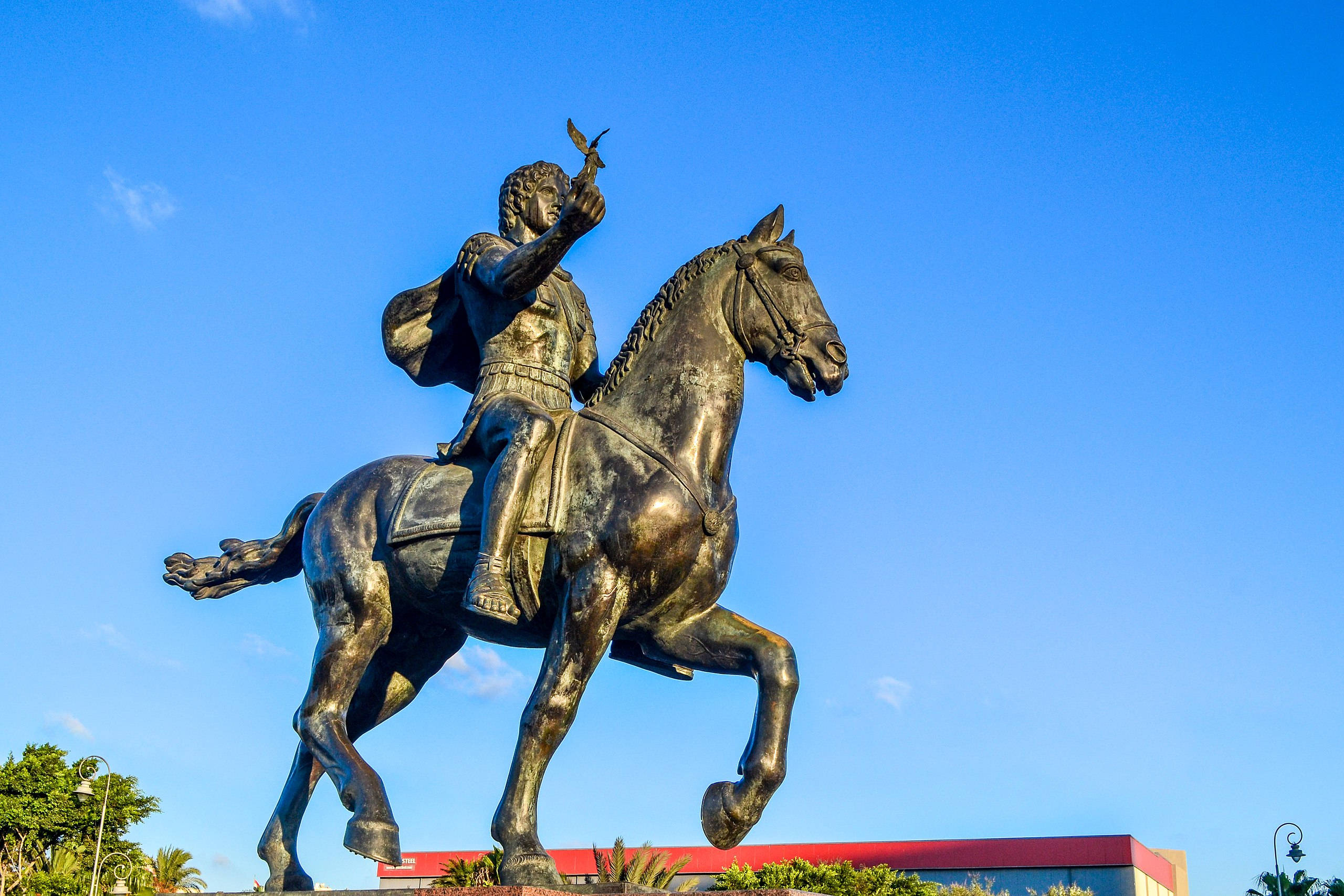 Alexandria, equestrian statue, Roman general, 2K Desktop Wallpaper