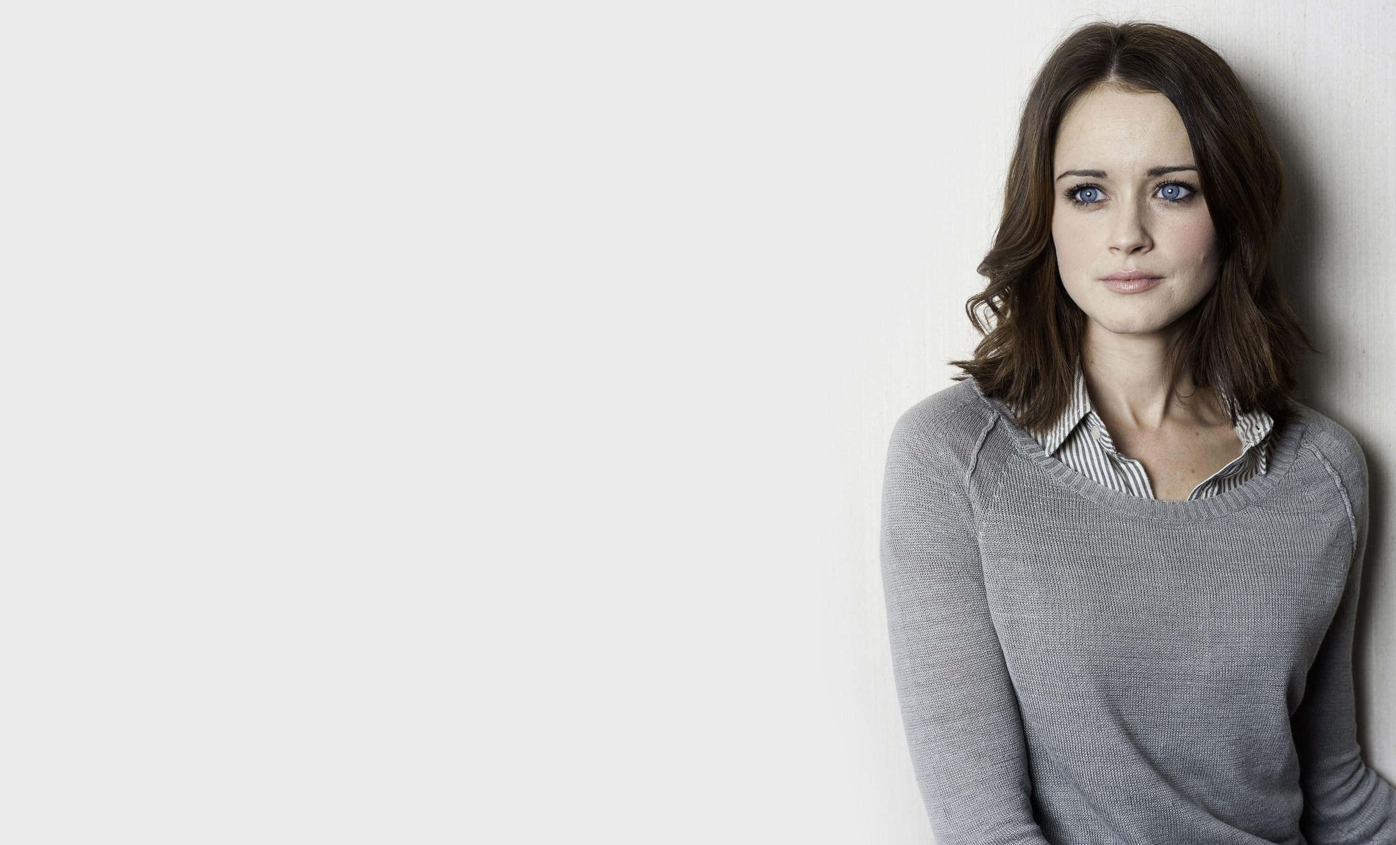 Alexis Bledel, blue eyes, brown hair, 2K Desktop Wallpaper