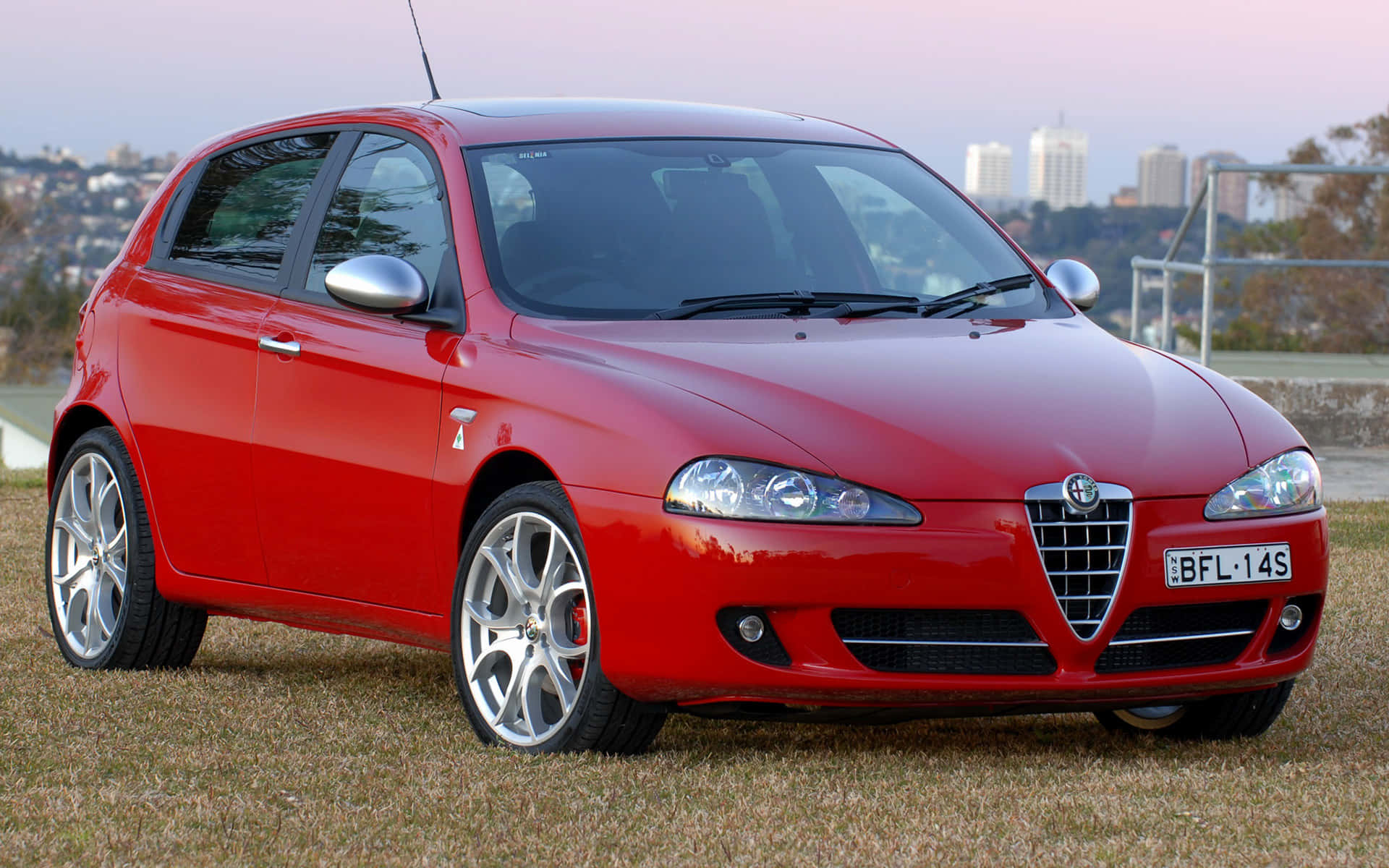 Alfa Romeo 147, glossy red, grass, Full HD Desktop Wallpaper