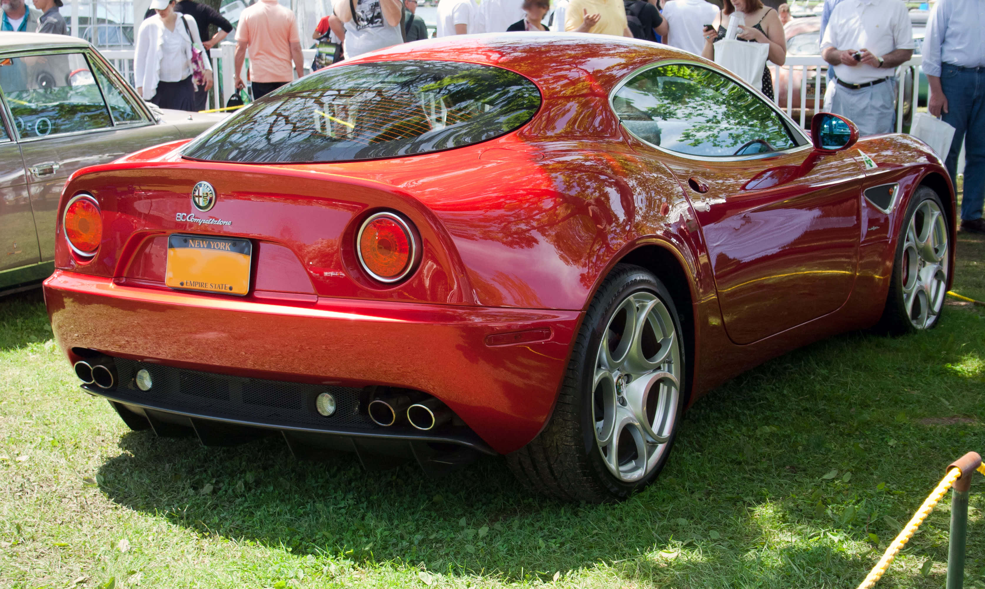 Alfa Romeo 8c Competizione, glossy red, bright sunlight, 2K Desktop Wallpaper