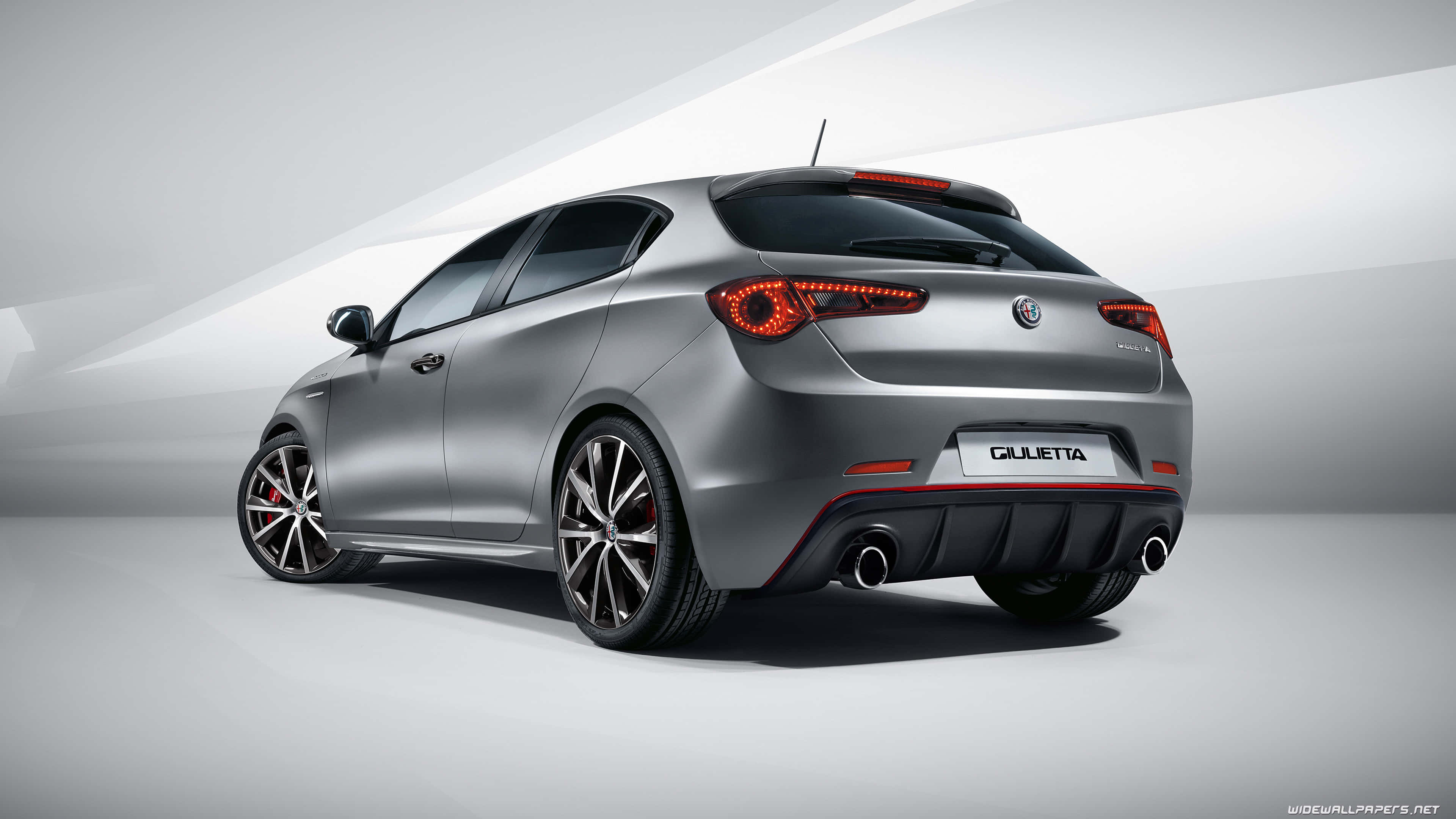 Alfa Romeo Giulietta, silver, rear three quarters, 4K Desktop Wallpaper