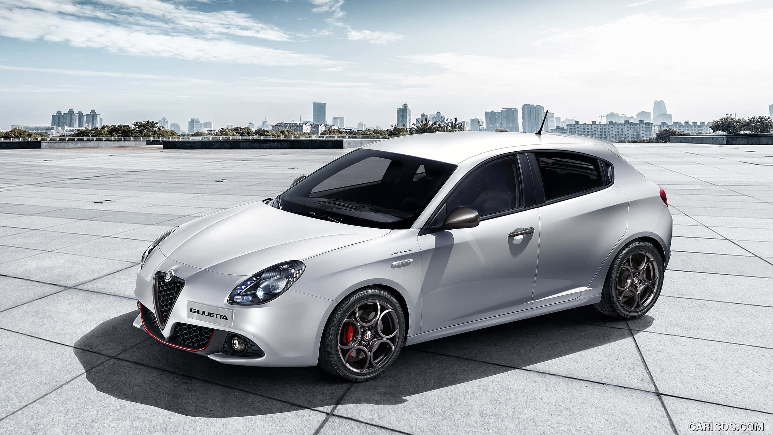 Alfa Romeo Giulietta, silver, tiled rooftop, 2K Desktop Wallpaper
