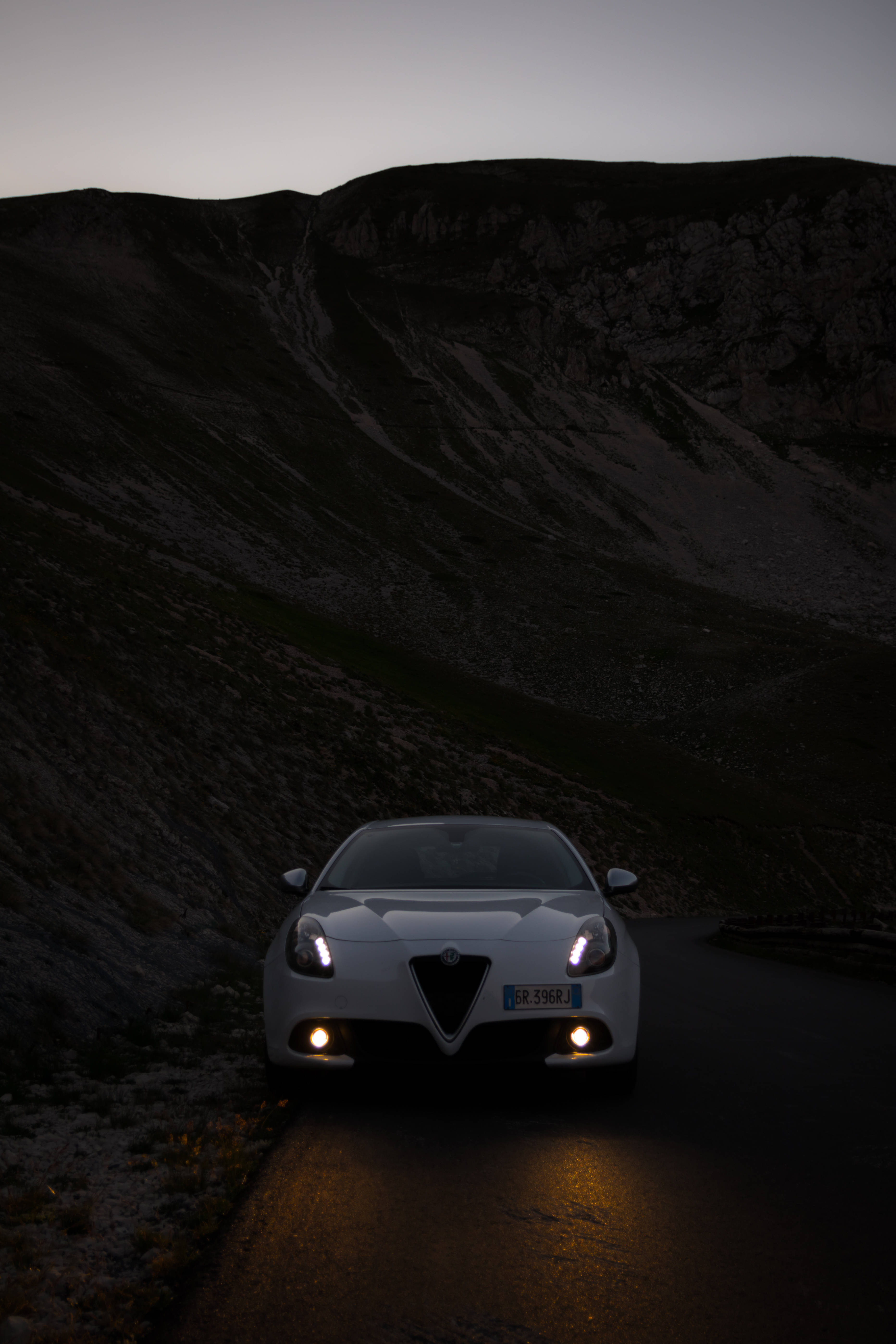 Alfa Romeo Giulietta, white, headlights glow, 5K Phone Wallpaper