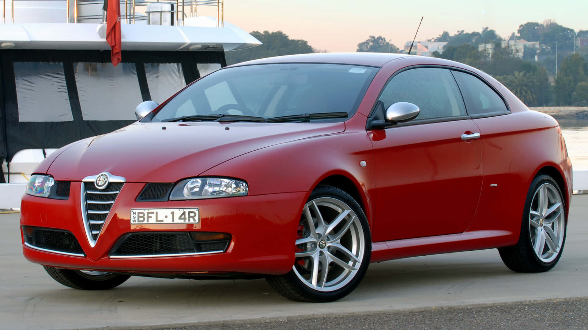 Alfa Romeo GT, glossy red, yacht, Full HD Desktop Wallpaper