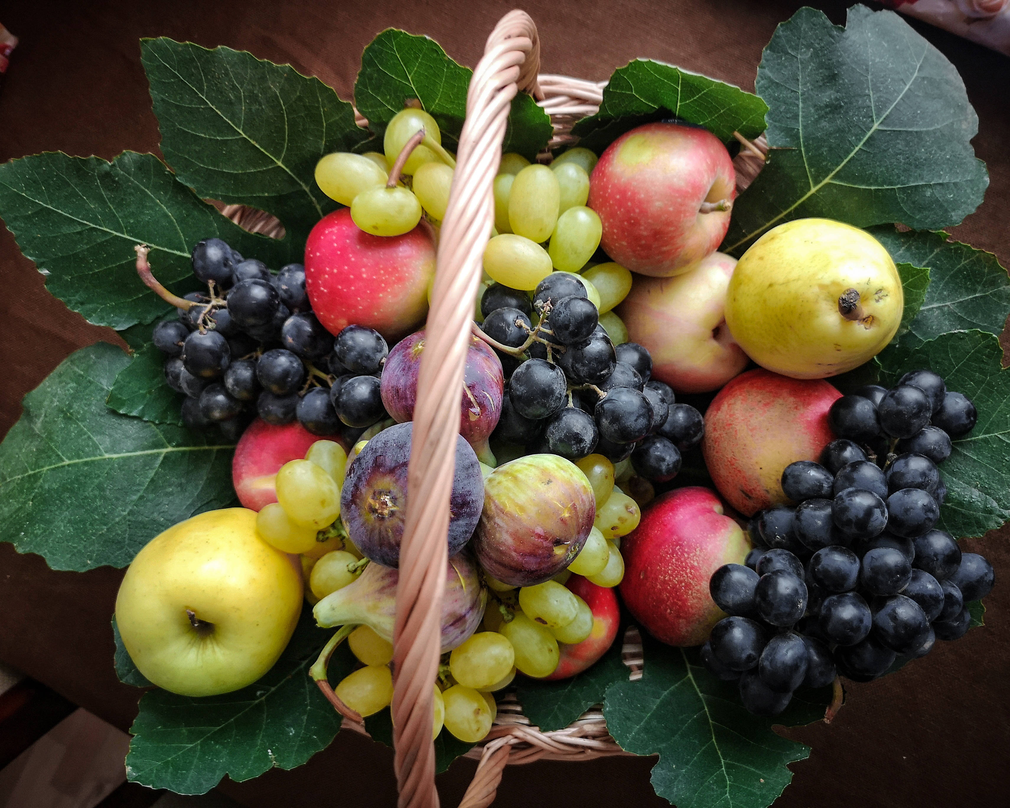Algeria, basket, red apples, 2K Desktop Wallpaper