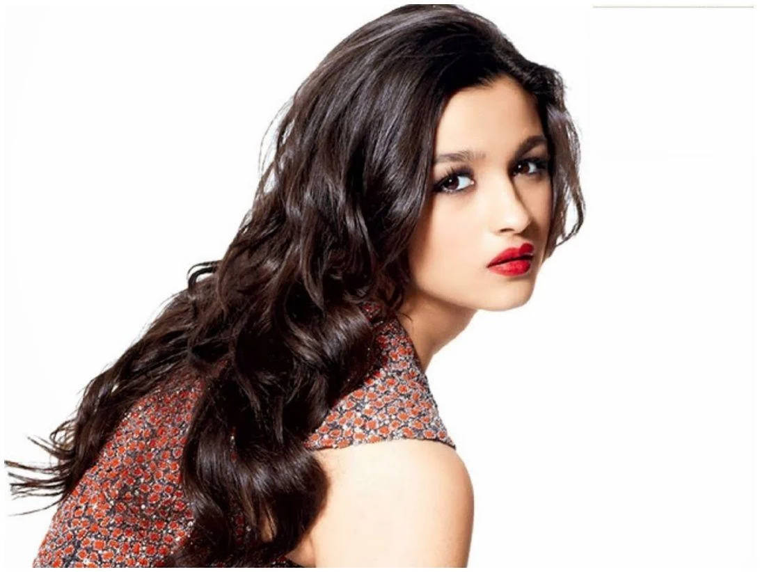 Alia Bhatt, long dark wavy hair, bold red lips, SD Desktop Wallpaper