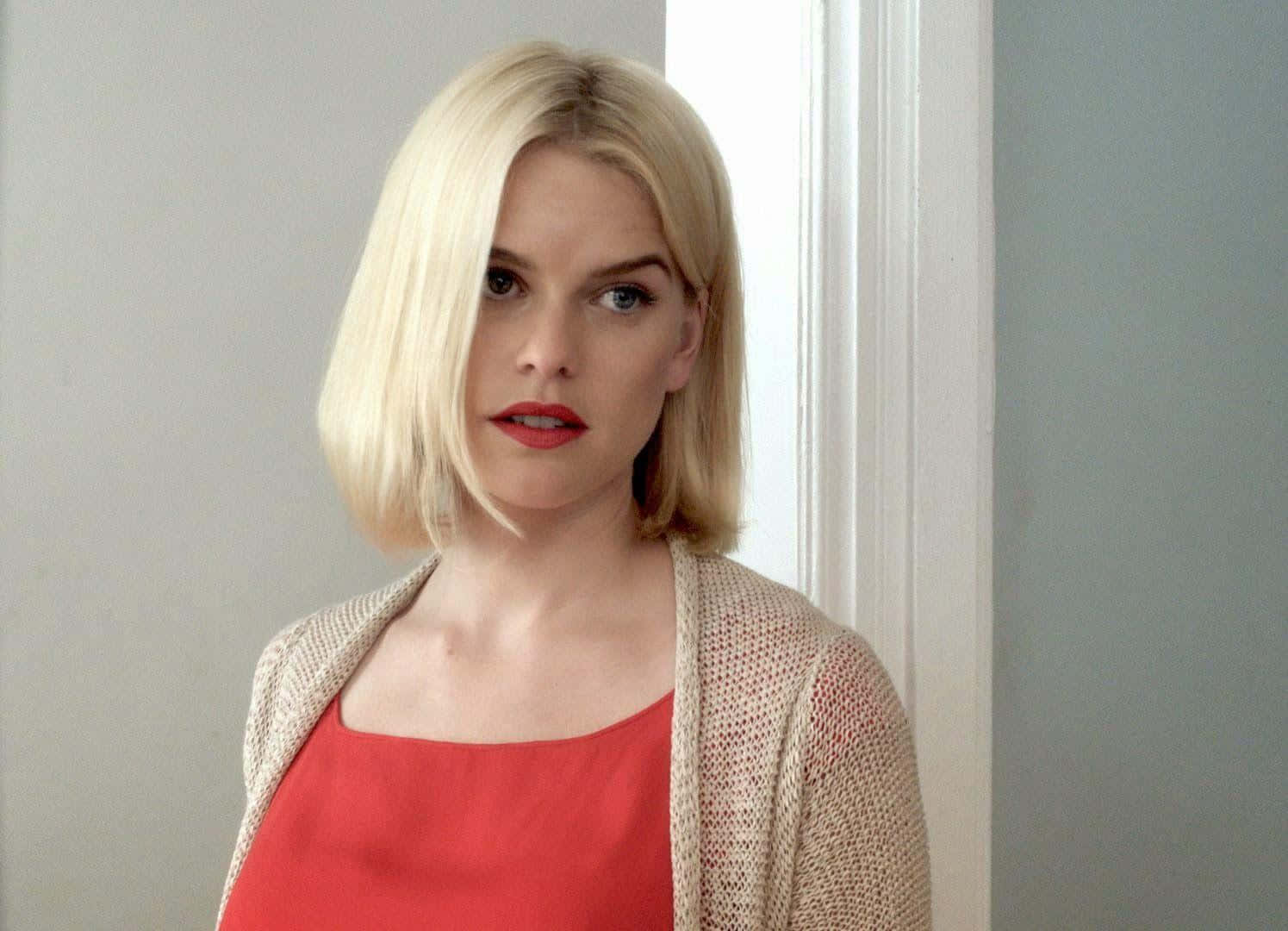 Alice Eve, red top, beige cardigan, HD Desktop Wallpaper