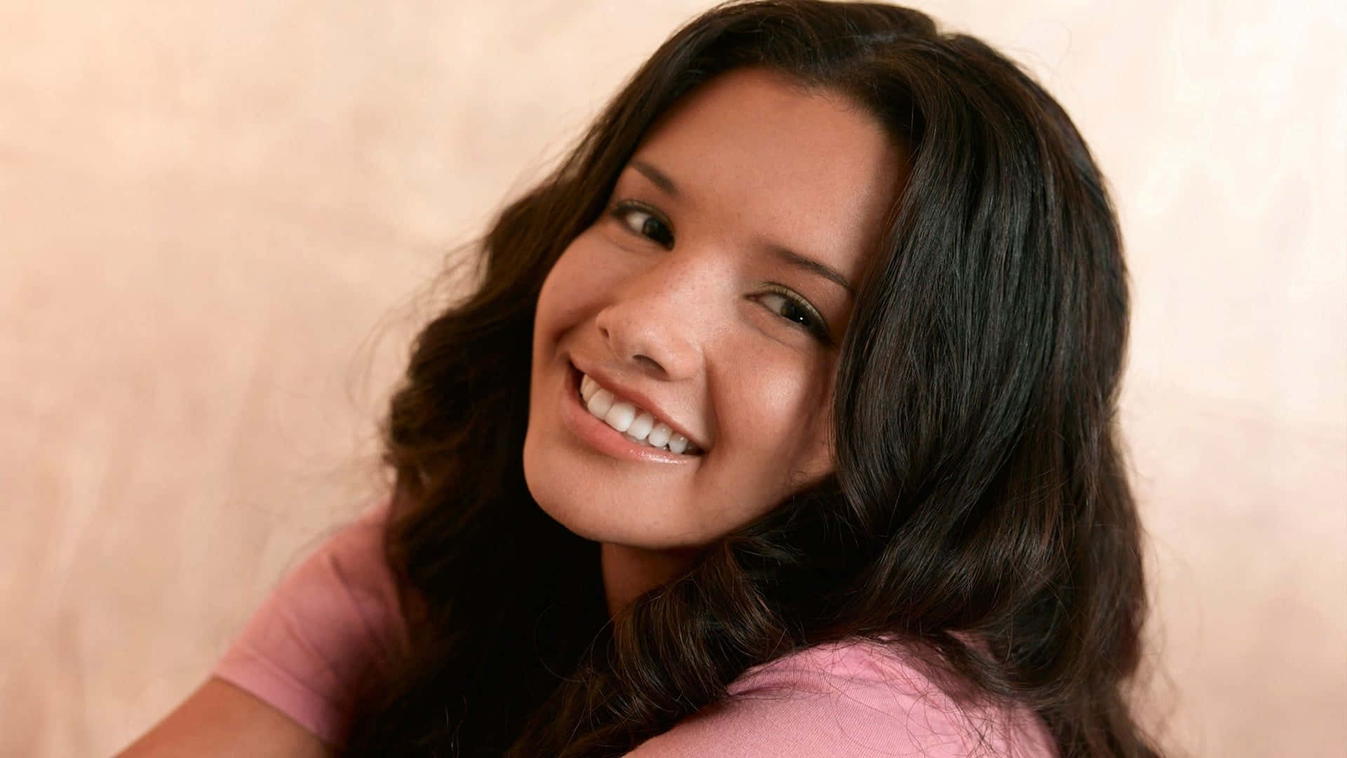 Alice Greczyn, pink shirt, soft beige wall, Full HD Desktop Wallpaper