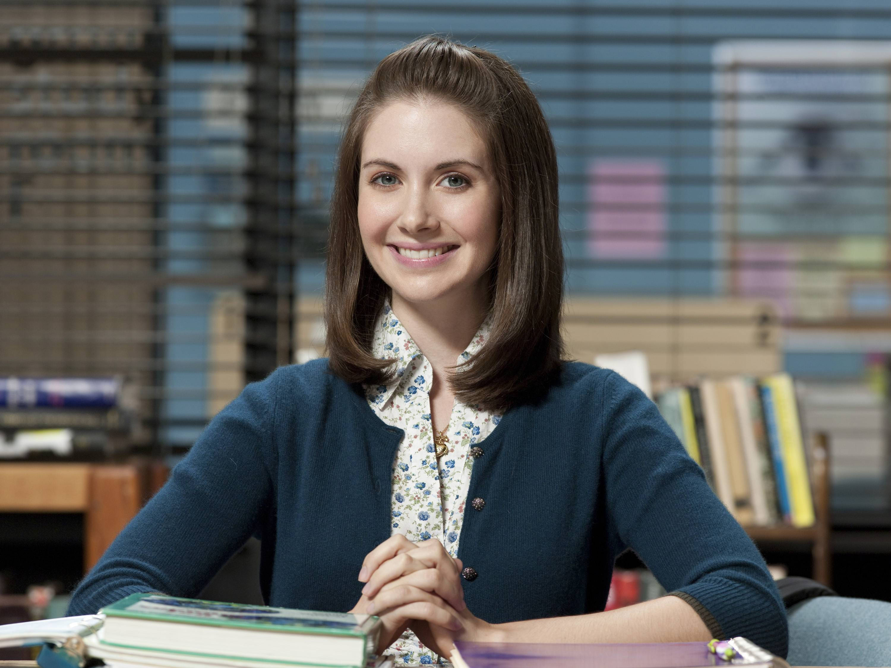 Alison Brie, brown hair, office, 2K Desktop Wallpaper