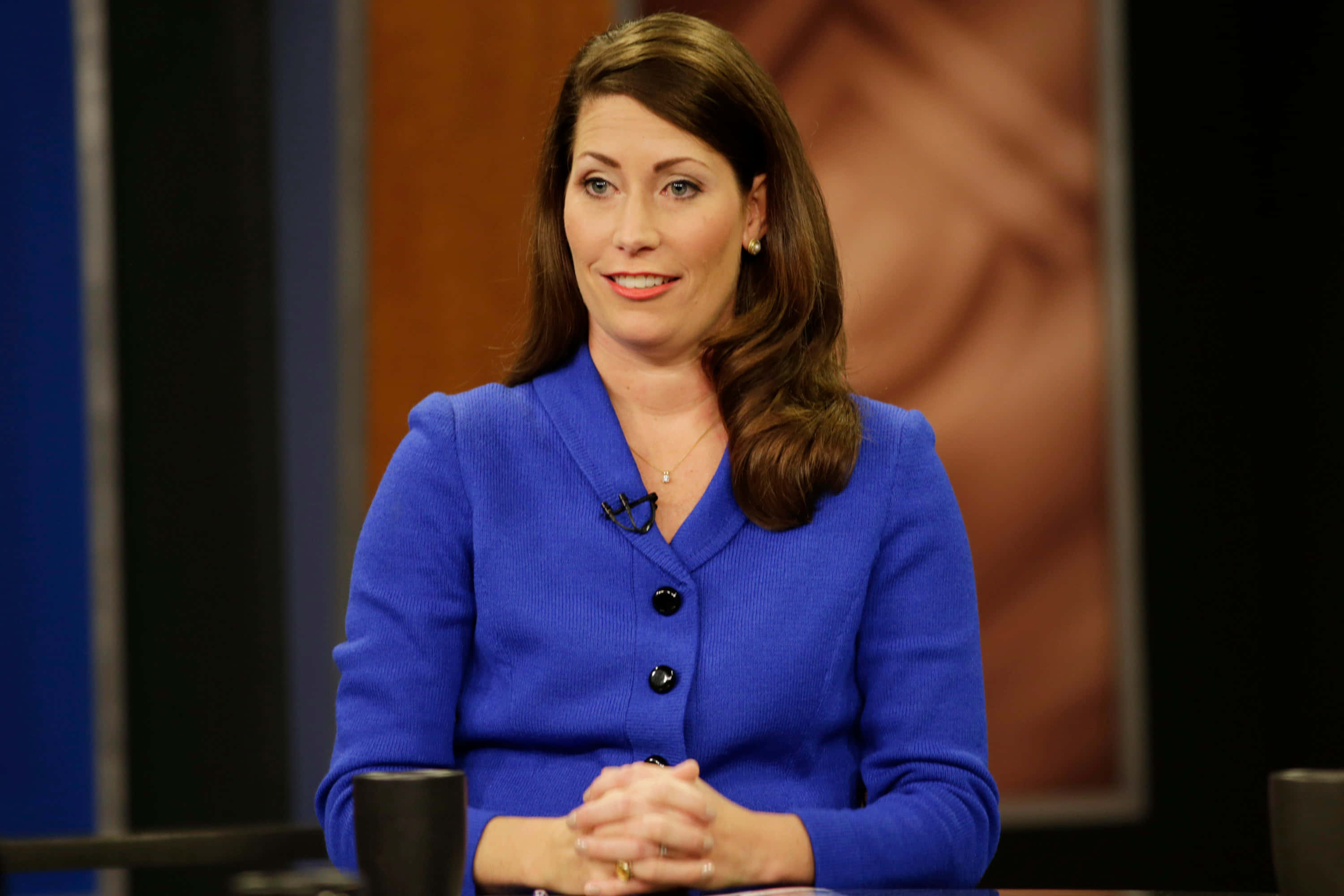 Alison Lundergan Grimes, vibrant blue cardigan, desk, 2K Desktop Wallpaper