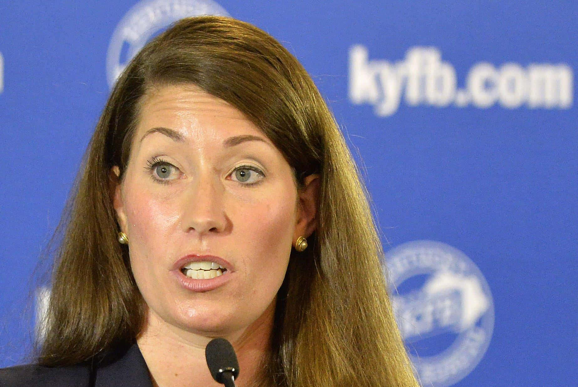 Alison Lundergan Grimes, brown hair, gold earrings, HD Desktop Wallpaper