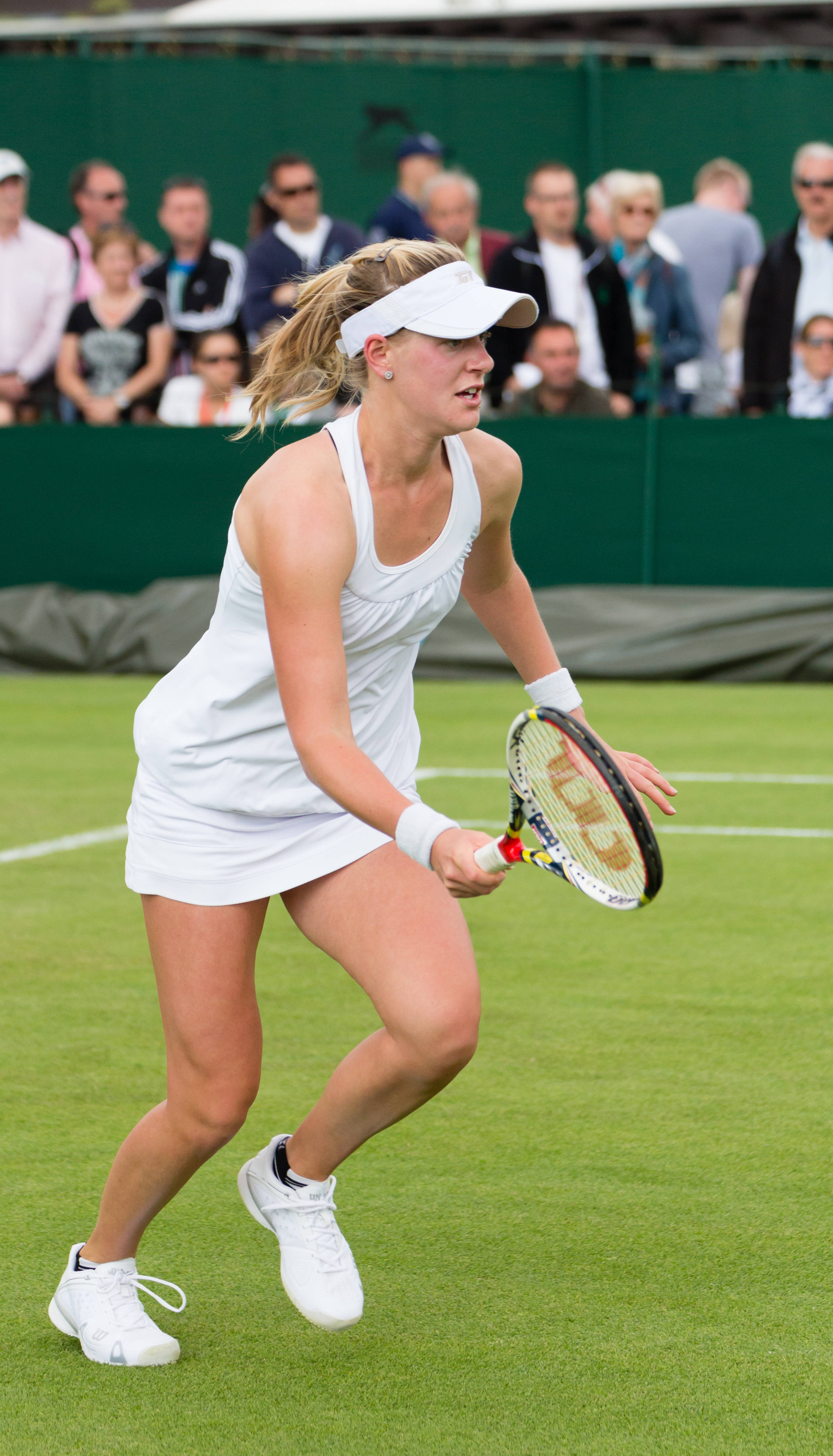 Alison Riske-Amritraj, white gear, grass court, 4K Phone Wallpaper