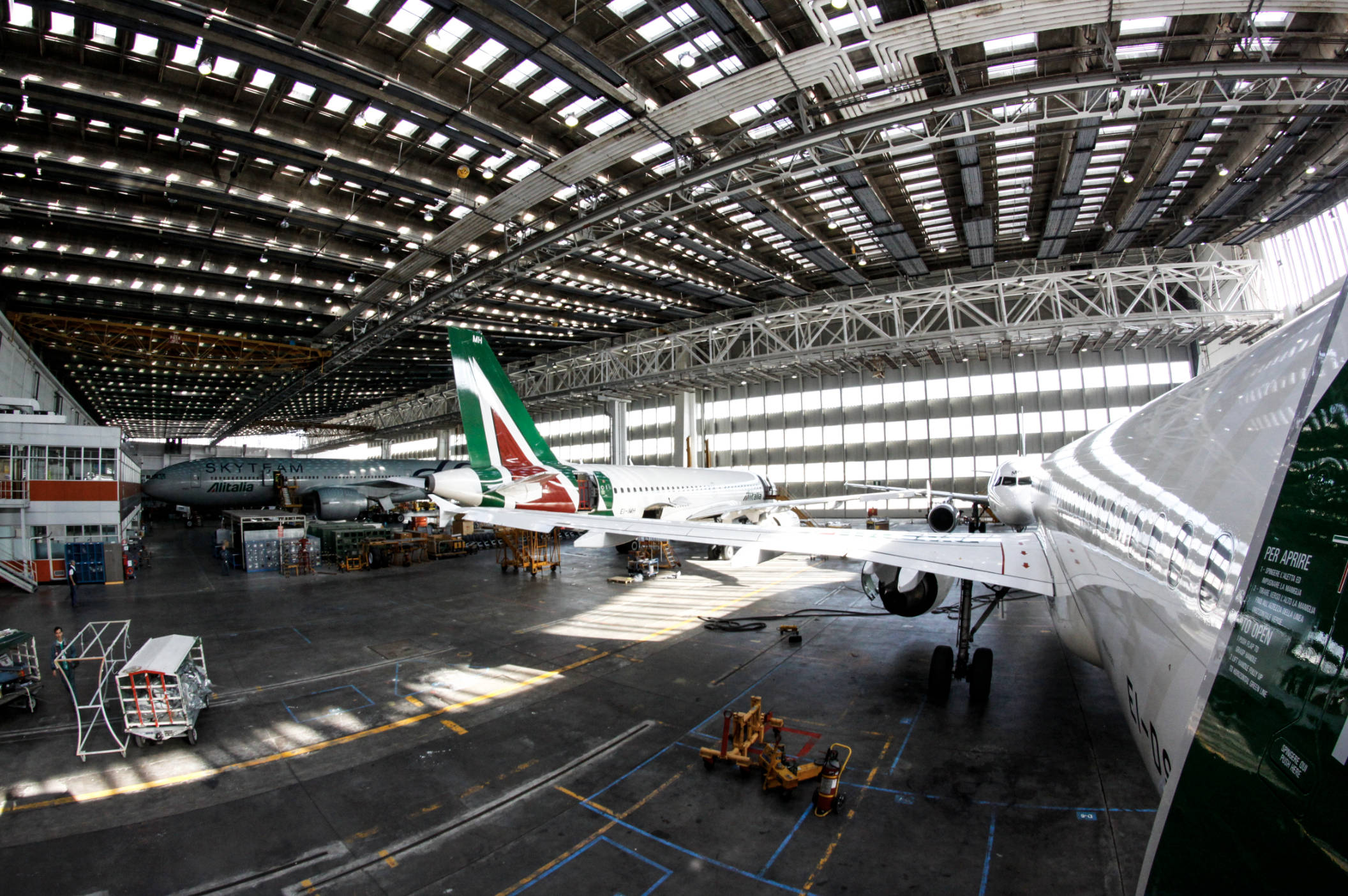 Alitalia, hangar, large airplanes, Full HD Desktop Wallpaper