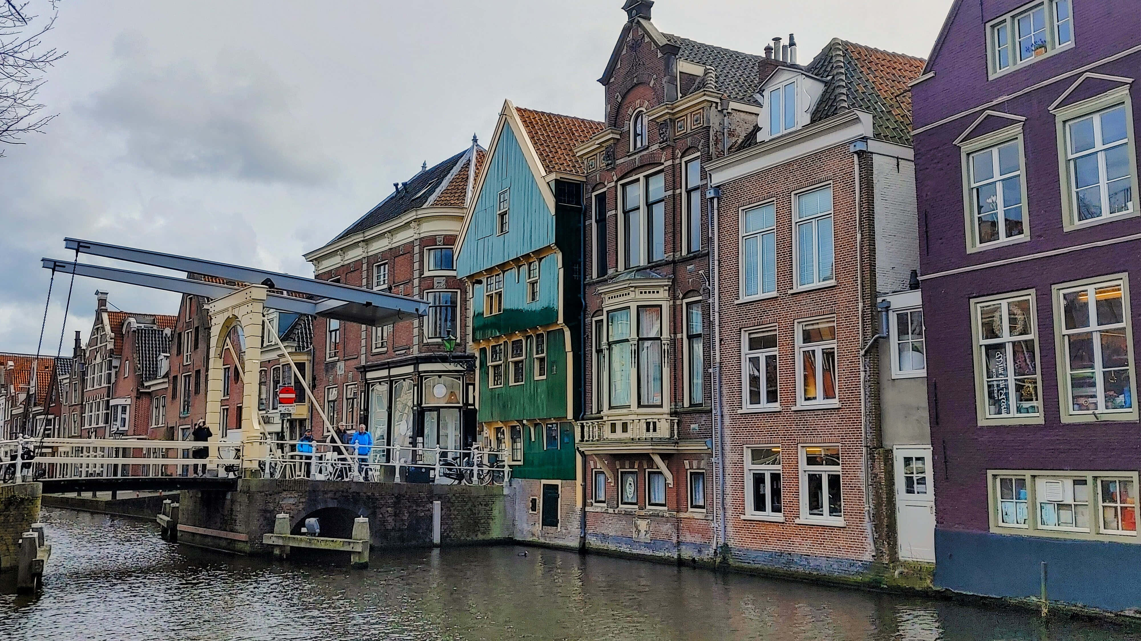 Alkmaar, canal view, traditional Dutch houses, 4K Desktop Wallpaper