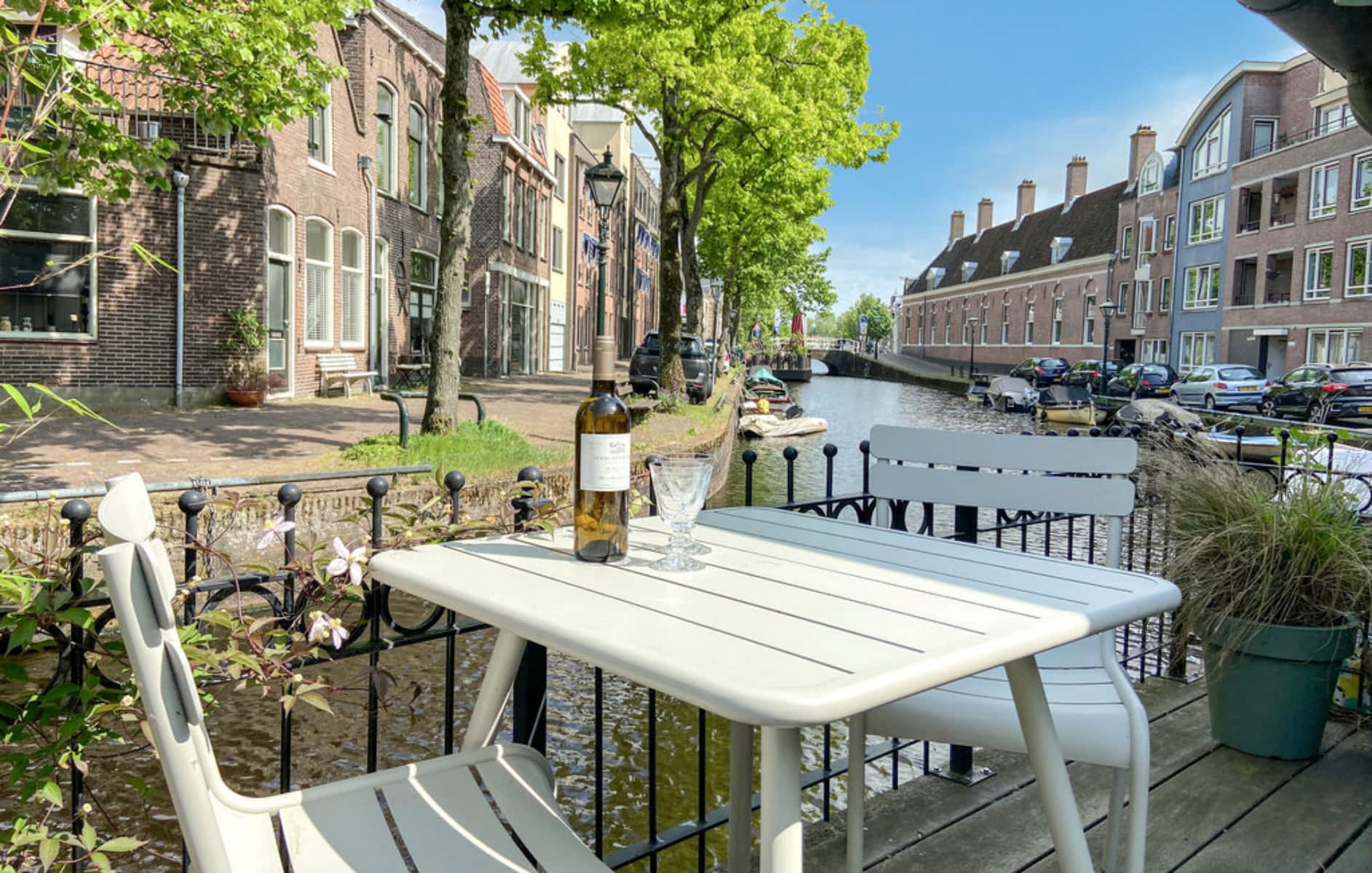 Alkmaar, canal, brick buildings, HD Desktop Wallpaper