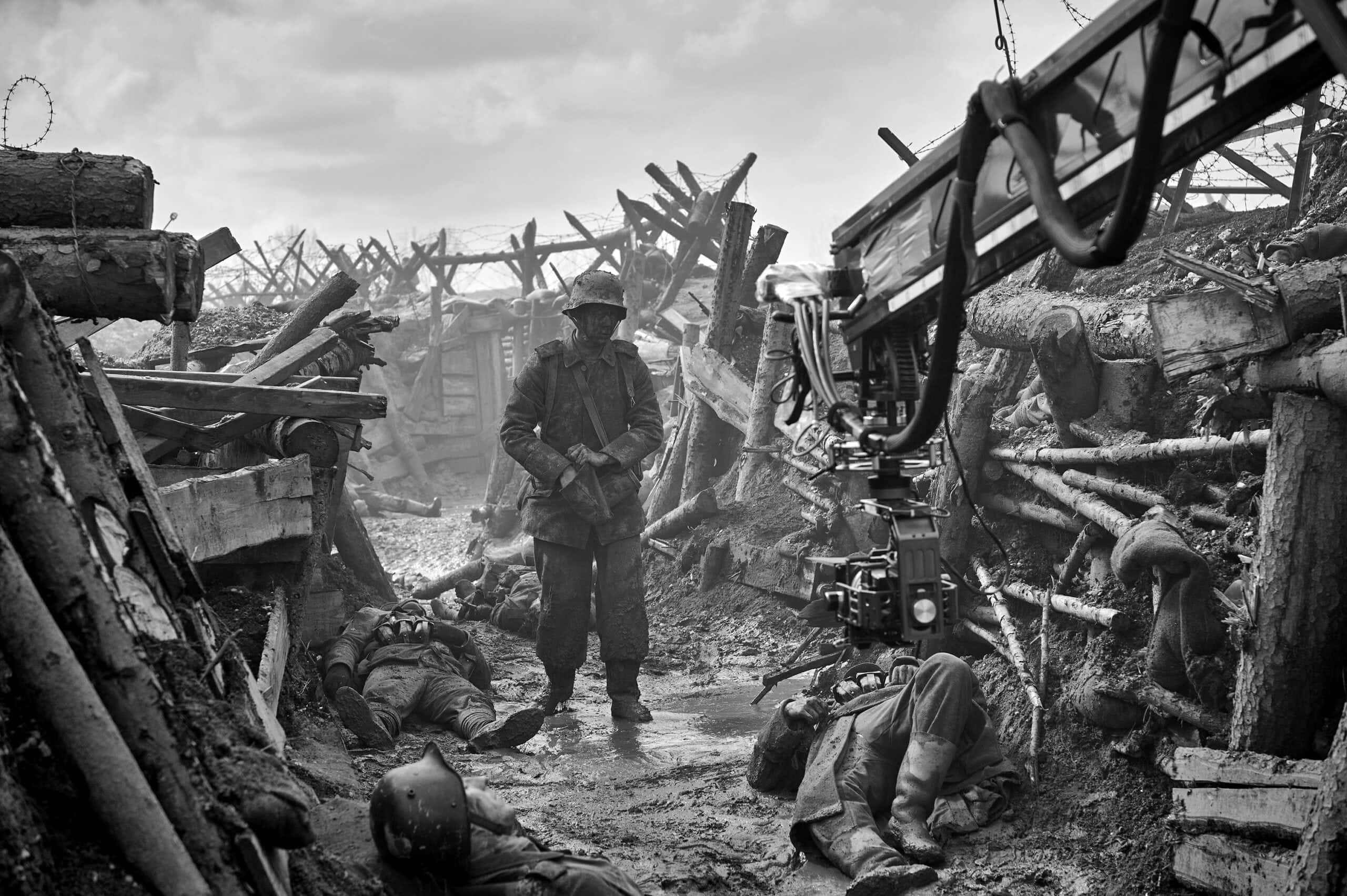 All Quiet On The Western Front, muddy trench, fallen comrades, 2K Desktop Wallpaper