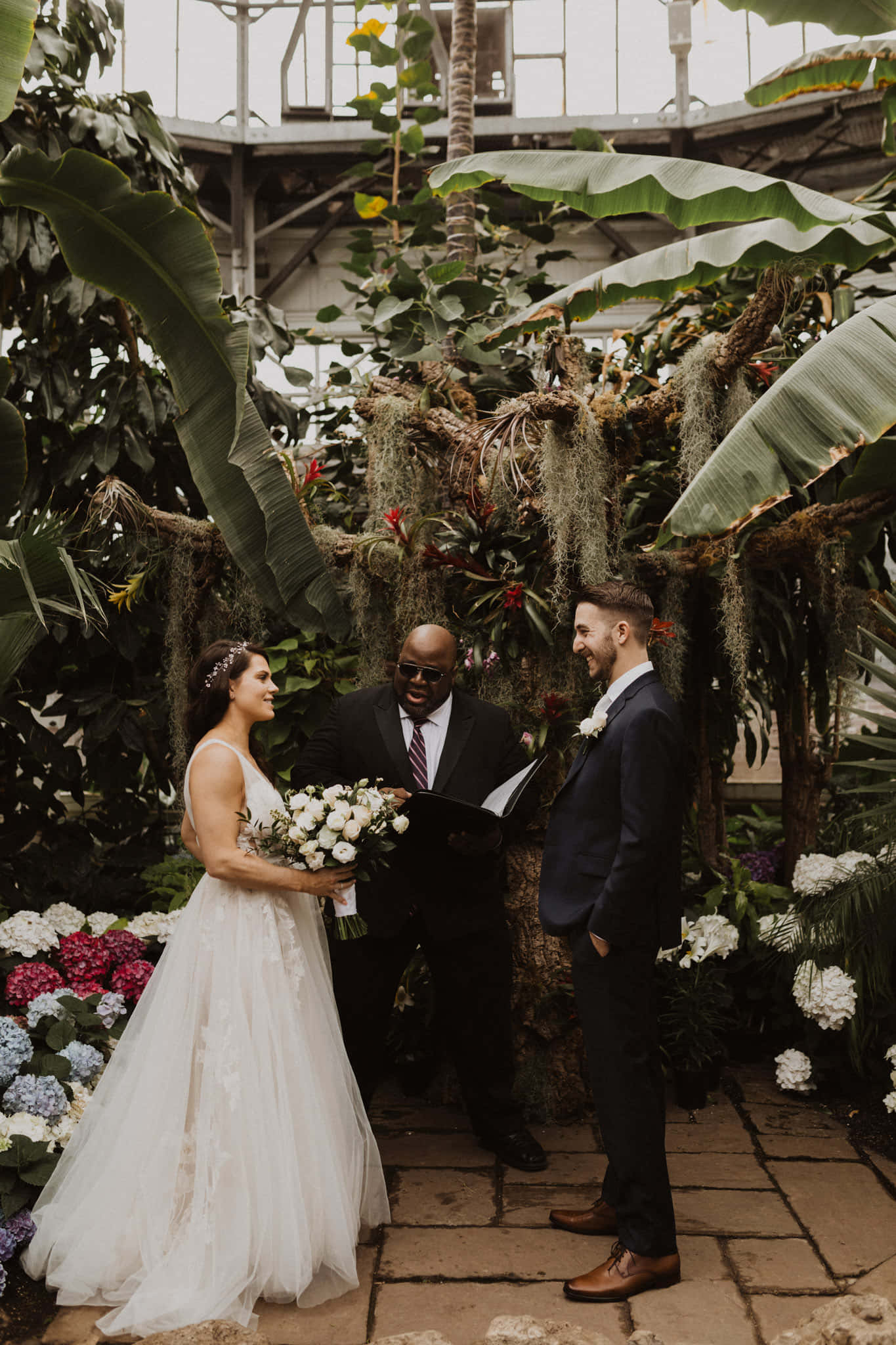 Allan Gardens Conservatory, bride and groom, lush greenhouse, Full HD Phone Wallpaper