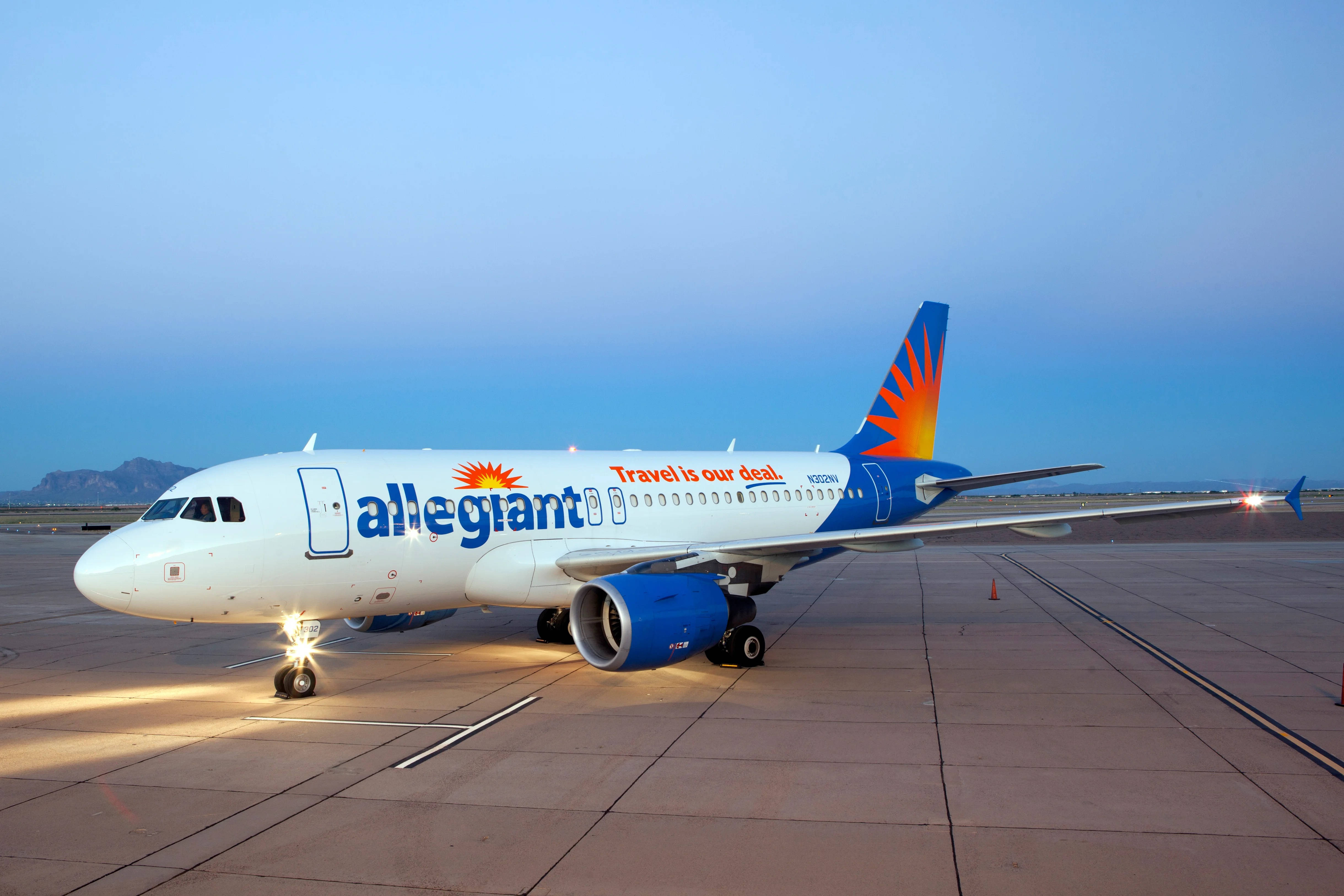 Allegiant Air, passenger jet, airport tarmac, 4K Desktop Wallpaper