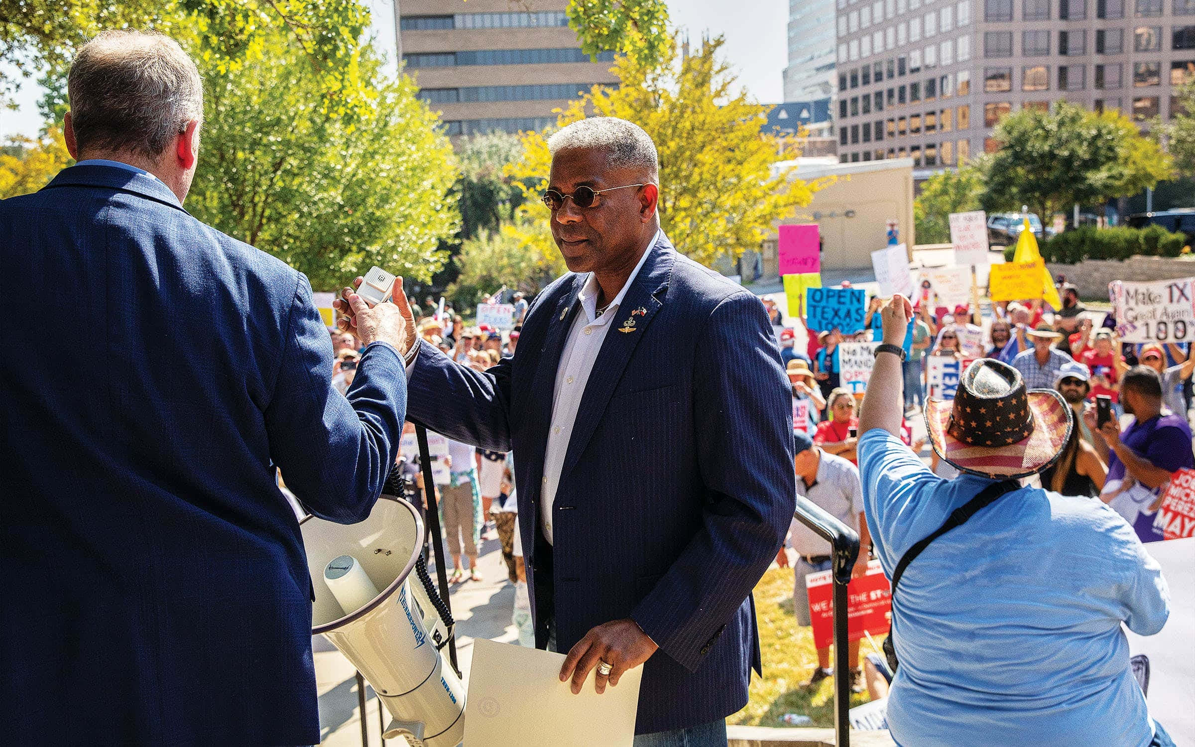 Allen West, suit, sunglasses, Full HD Desktop Wallpaper