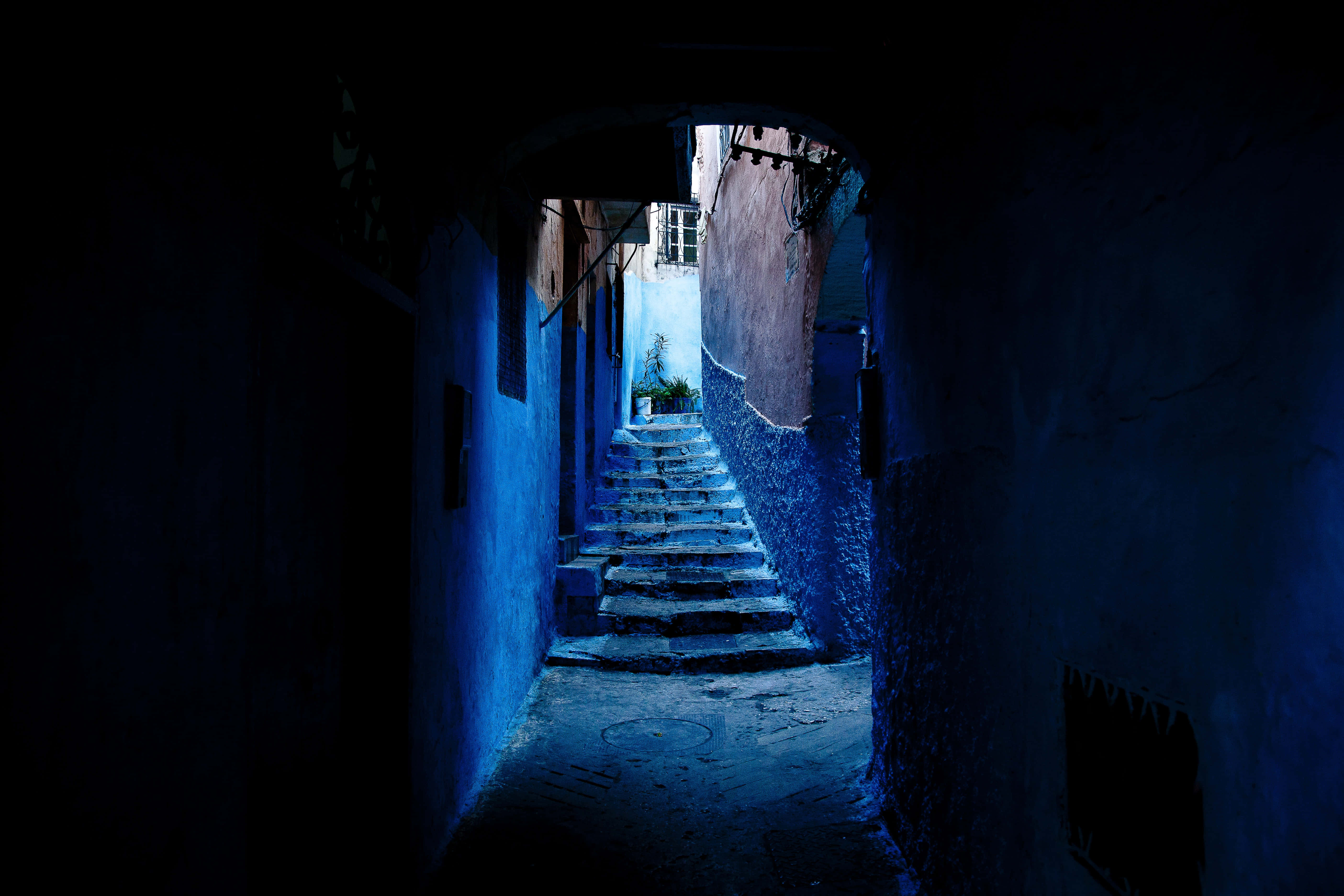 alleyway, cobblestone alleyway, deep blue light, 5K Desktop Wallpaper