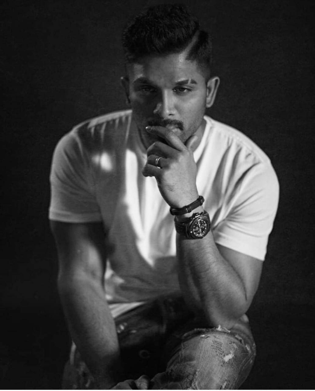 Allu Arjun, white t-shirt, ripped jeans, HD Phone Wallpaper