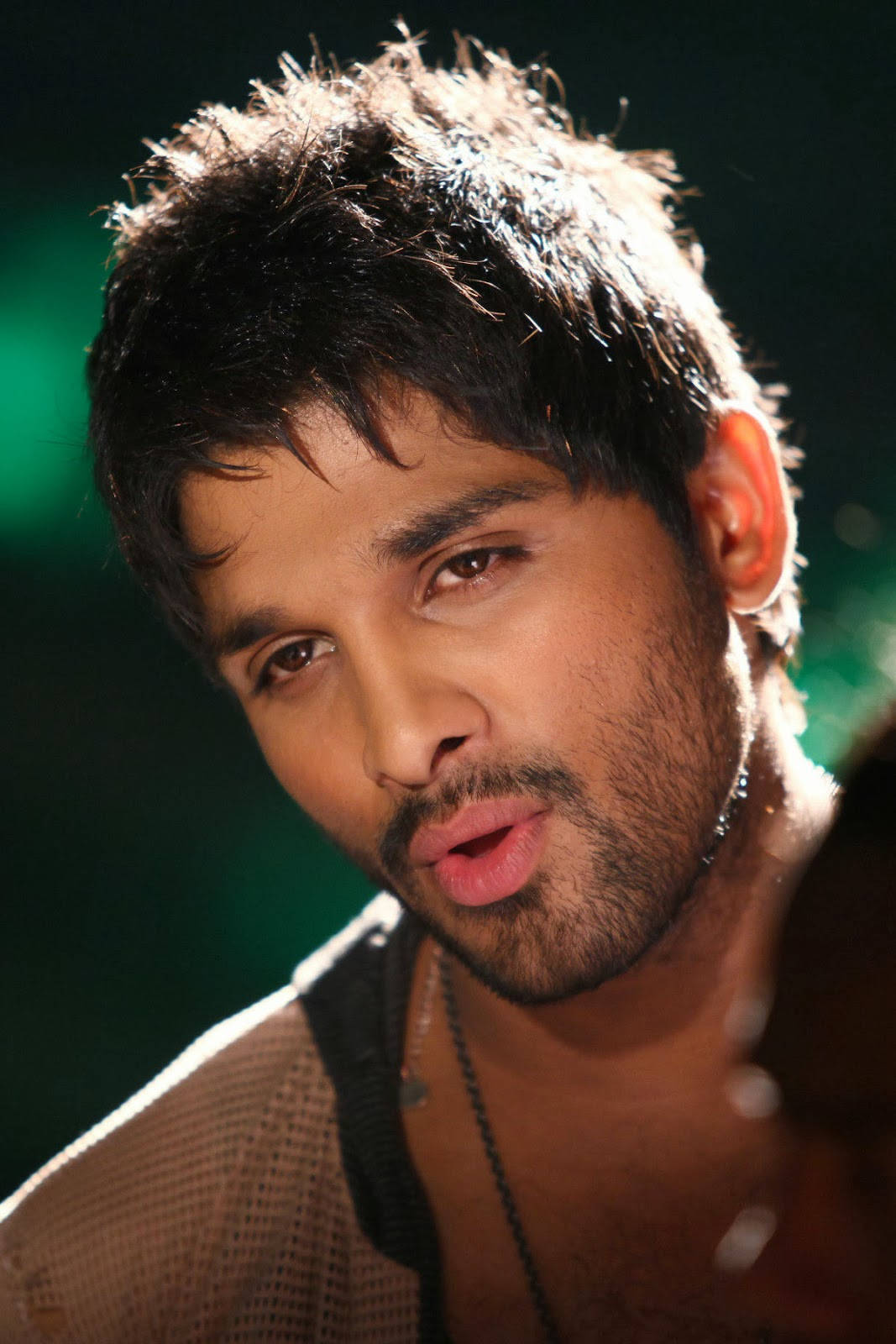 Allu Arjun, tank top, dark tousled hair, HD Phone Wallpaper