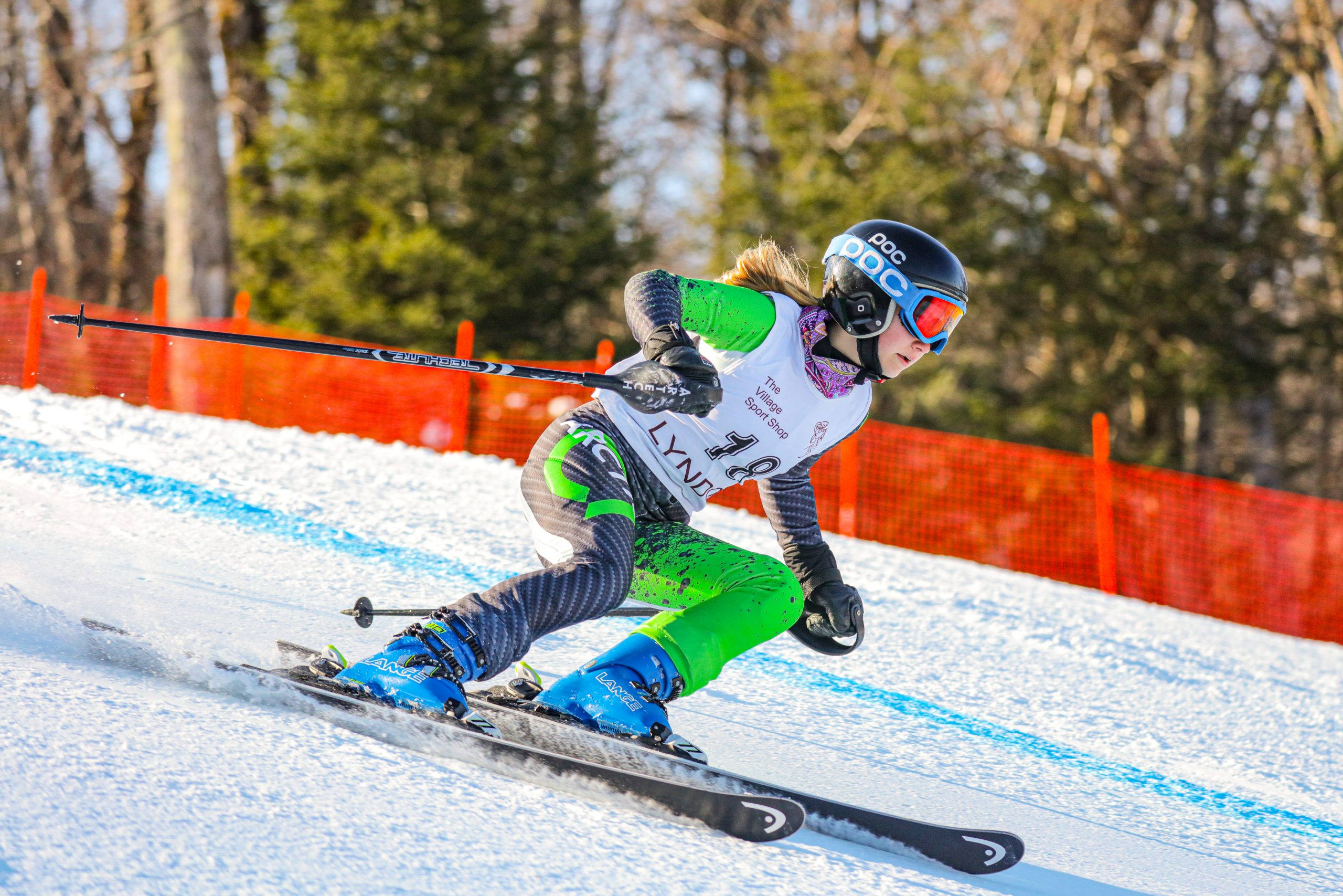 Alpine Skiing, green suit, snowy slope, 2K Desktop Wallpaper