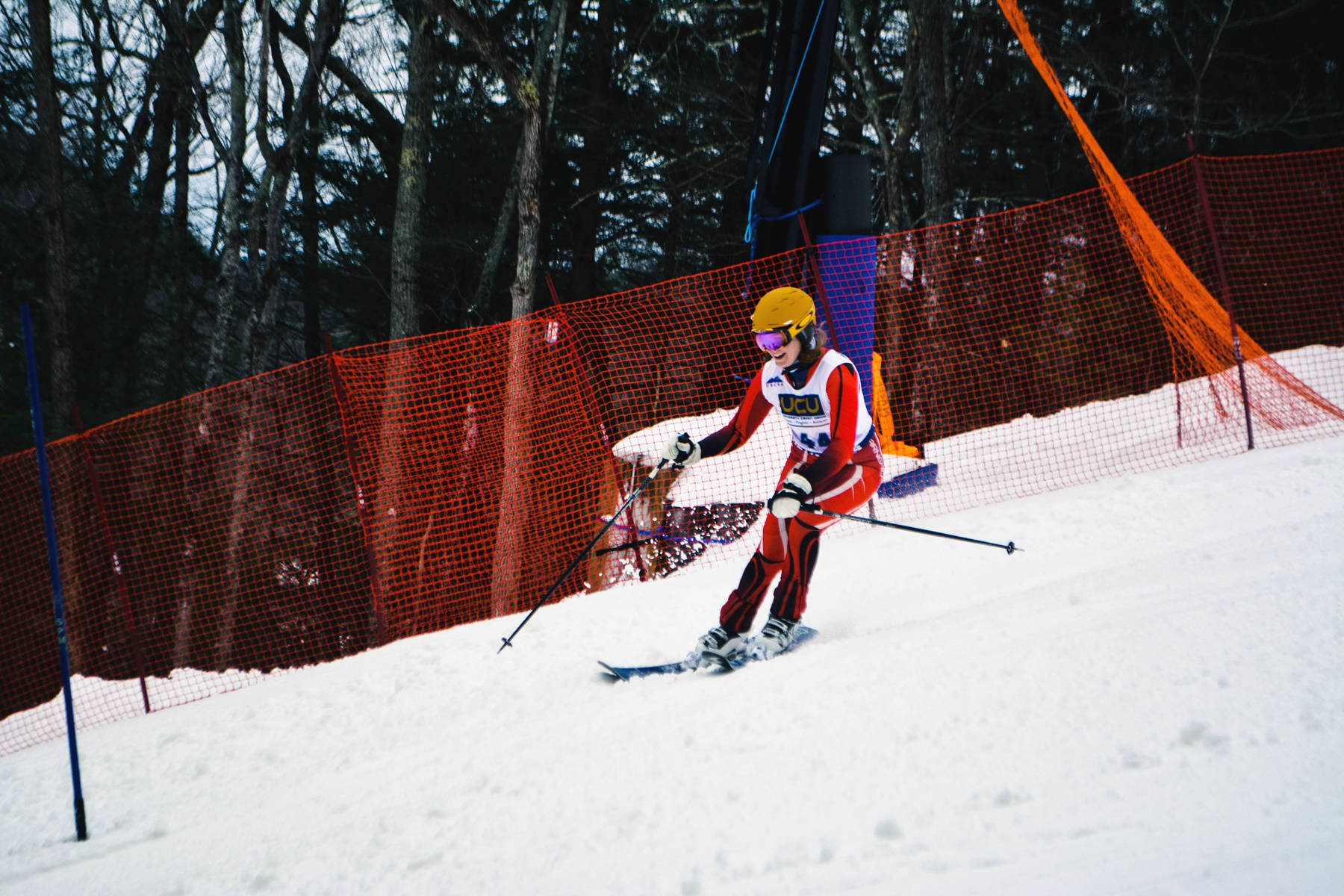 Alpine Skiing, downhill professional, red and white gear, HD Desktop Wallpaper