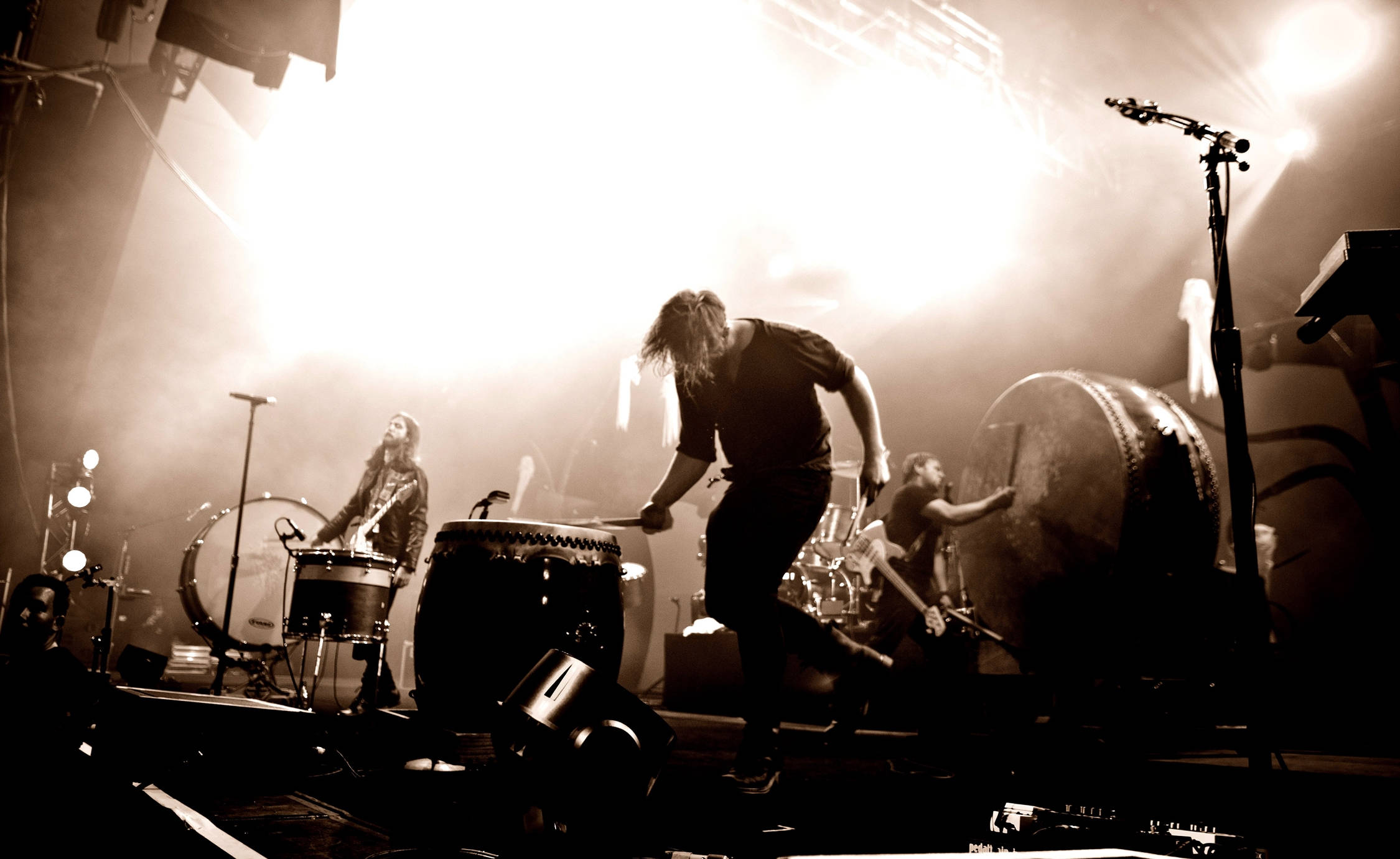 Alternative, Black And White Concert Photo, smoky stage, Full HD Desktop Wallpaper