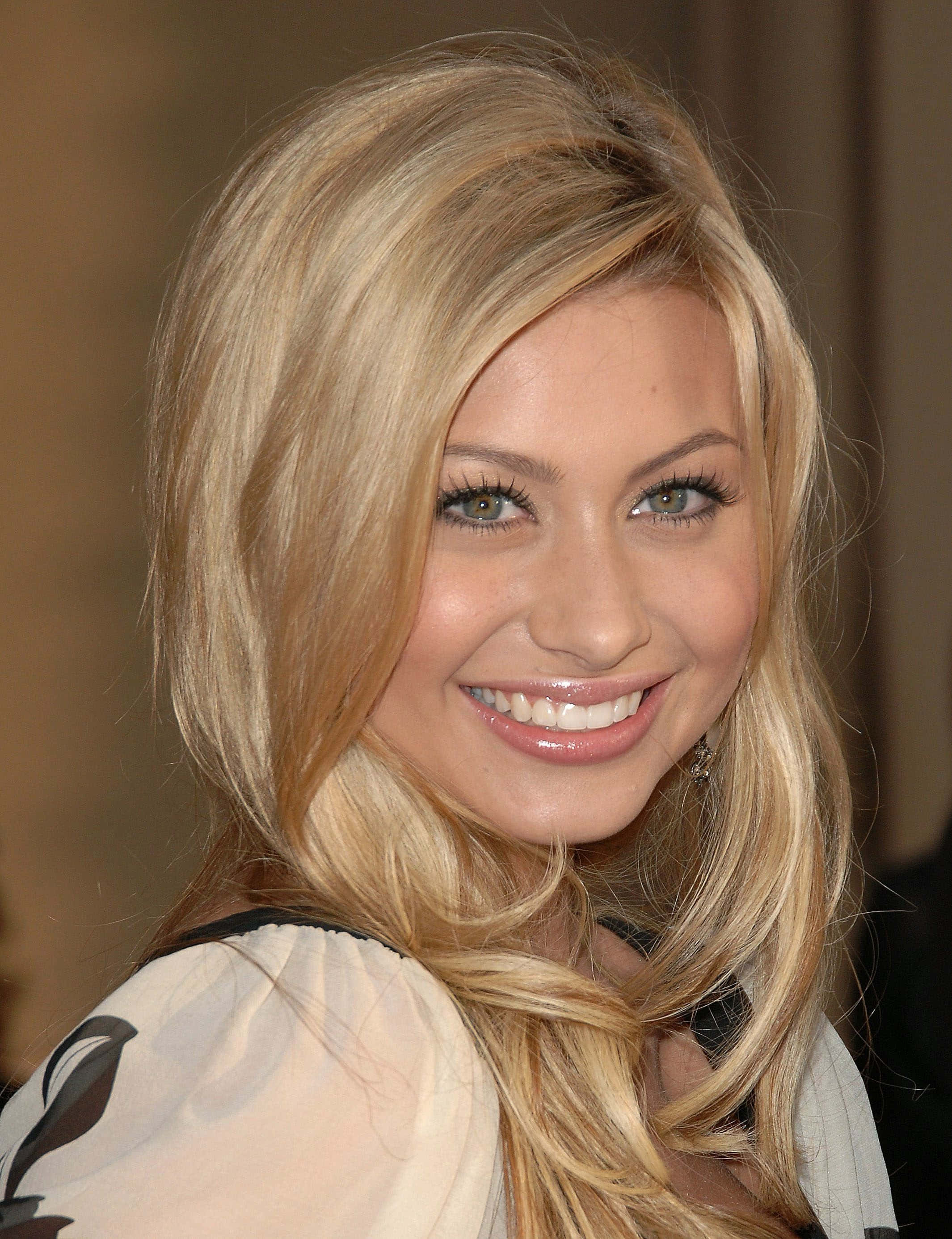Aly Michalka, blonde woman, bright green eyes, 2K Phone Wallpaper