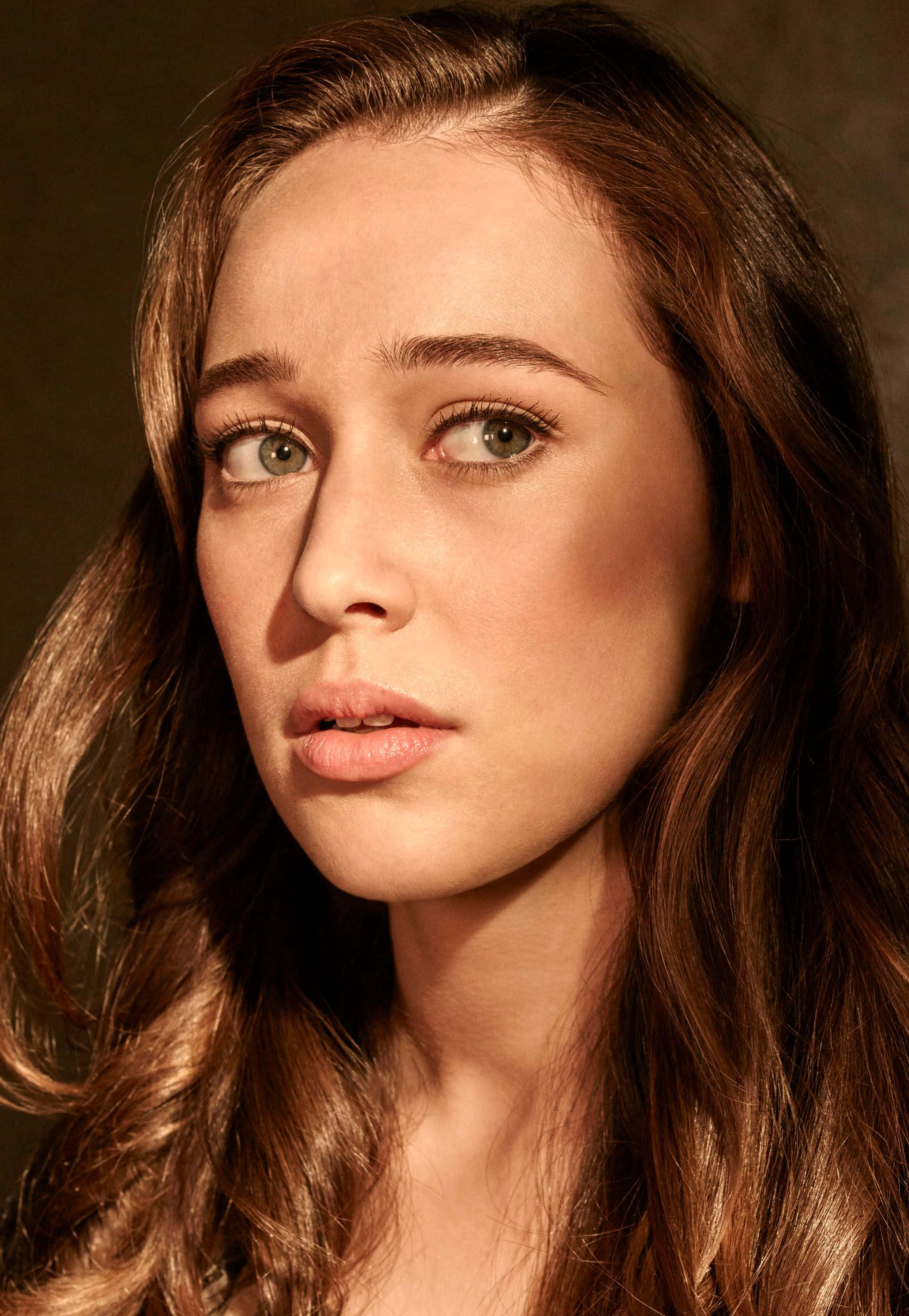 Alycia Debnam Carey, long brown hair, green eyes, 2K Phone Wallpaper
