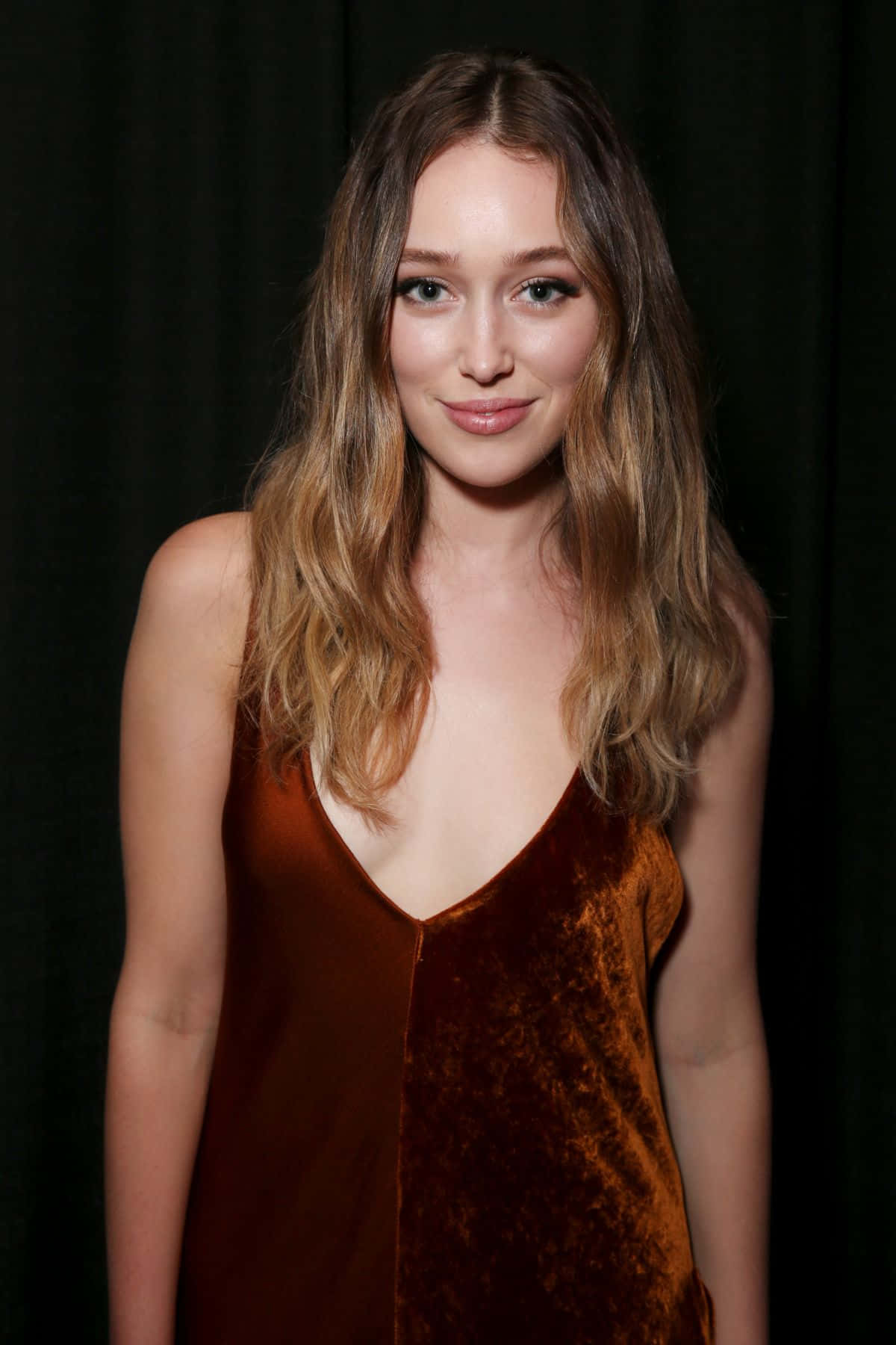 Alycia Debnam Carey, velvet dress, wavy brown hair, HD Phone Wallpaper